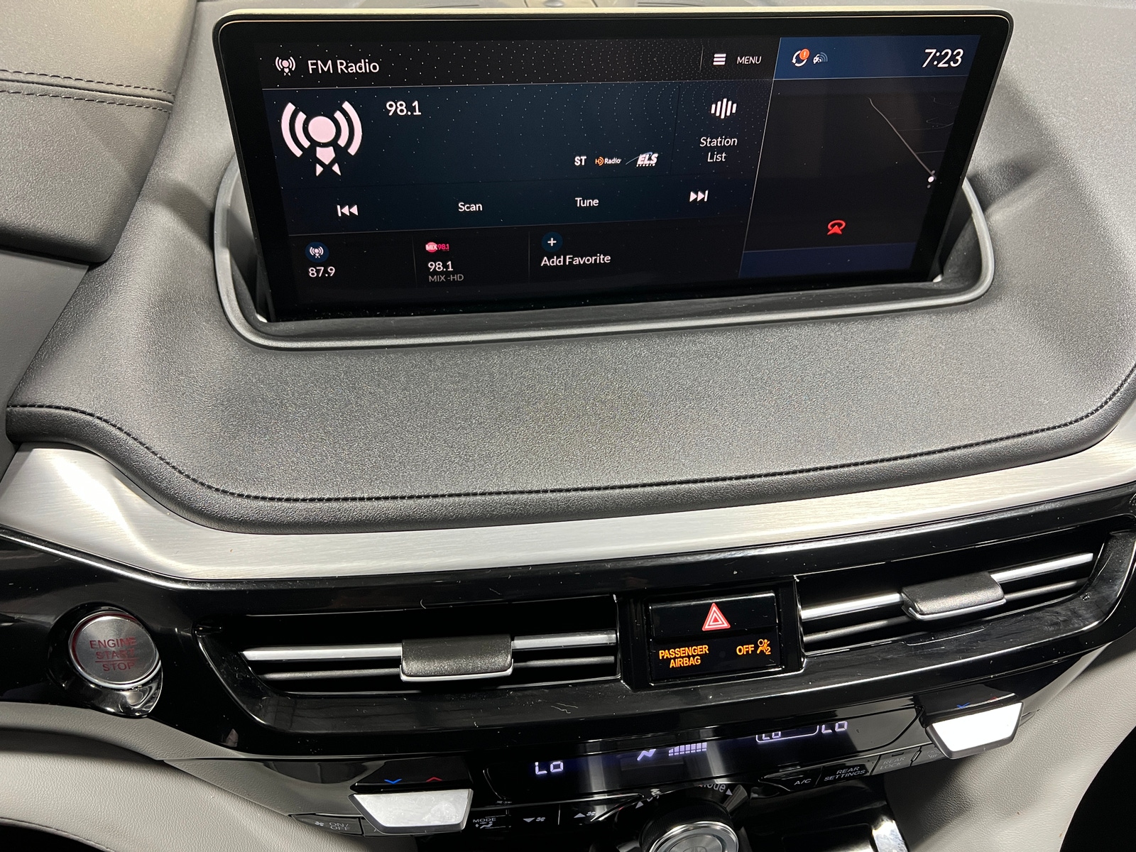 Thumbnail: 2024 Acura MDX - 3