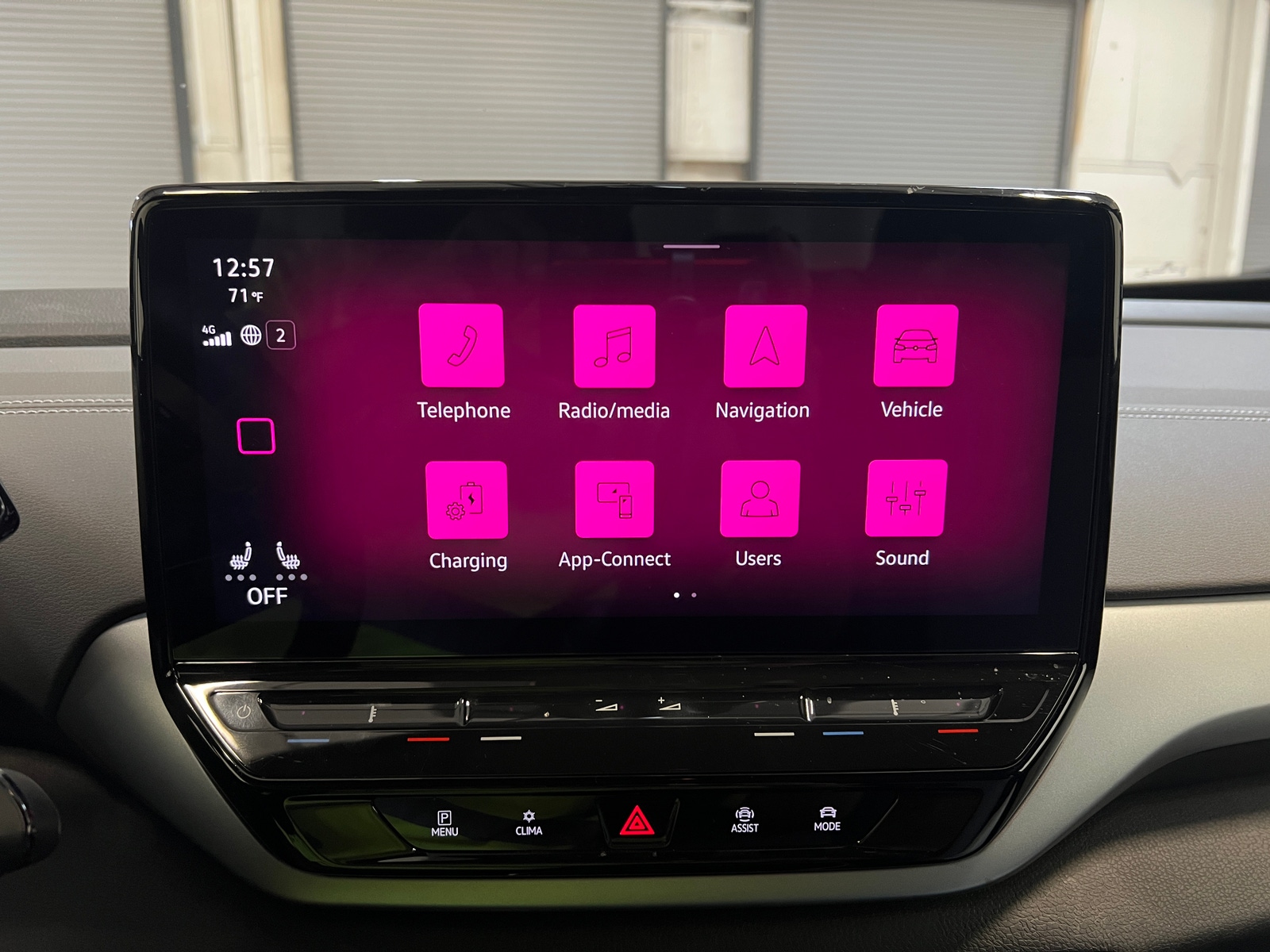 Thumbnail: 2023 Volkswagen ID.4 - 4