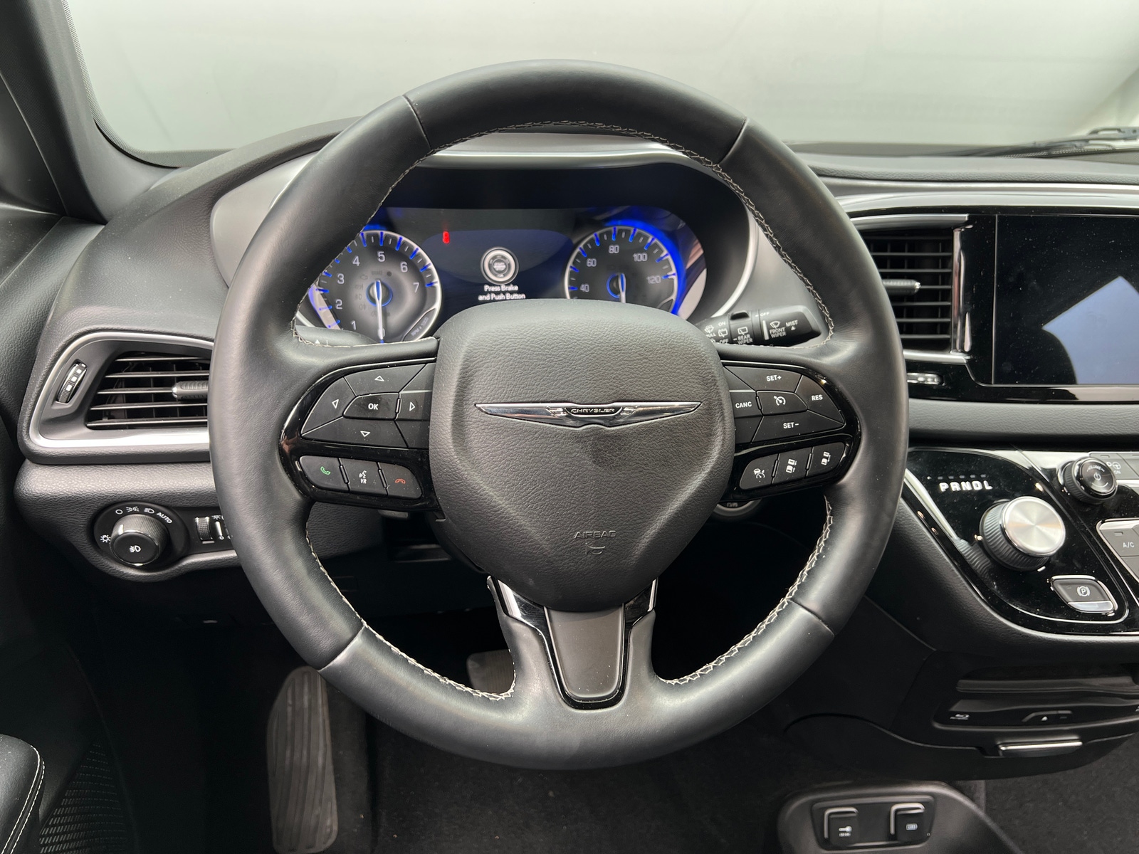 Thumbnail: 2018 Chrysler Pacifica - 4