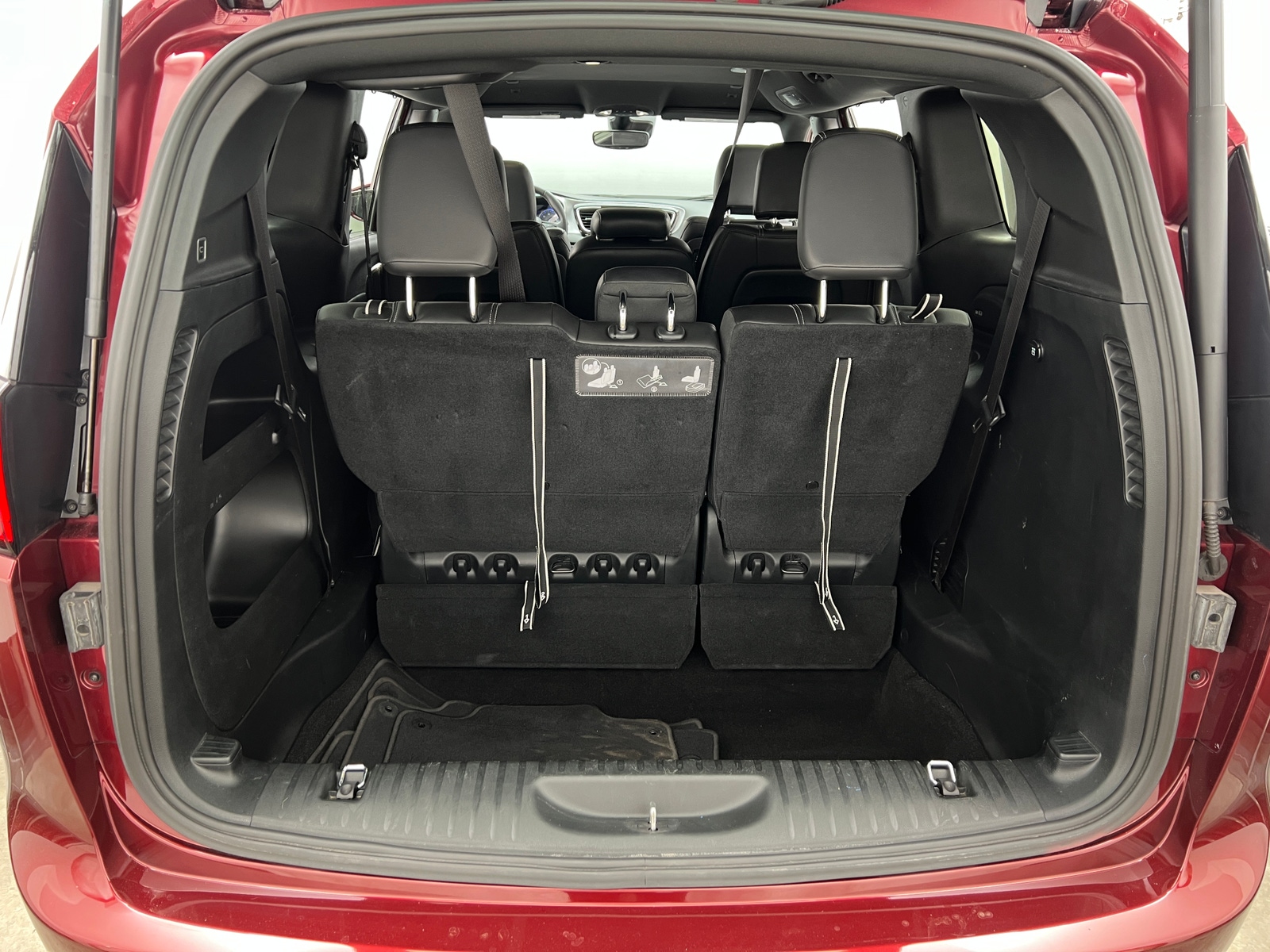 Thumbnail: 2018 Chrysler Pacifica - 6