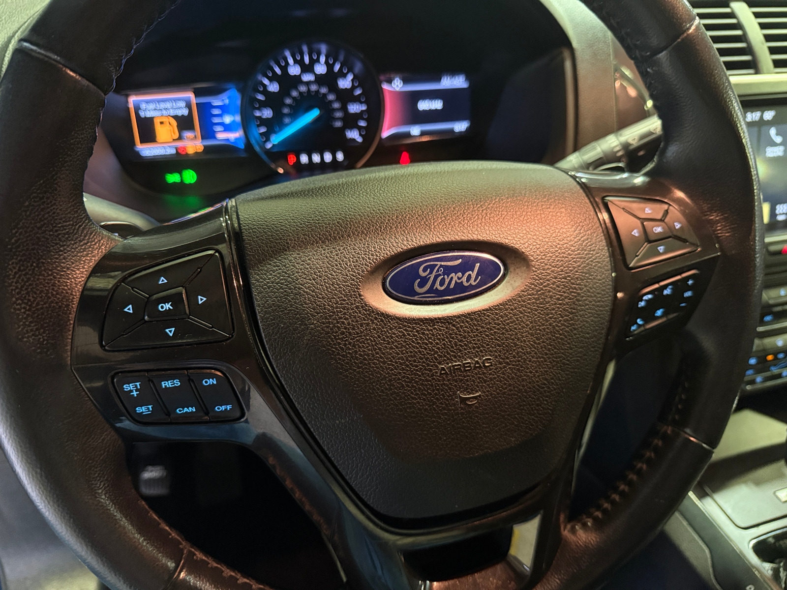 Thumbnail: 2017 Ford Explorer - 5