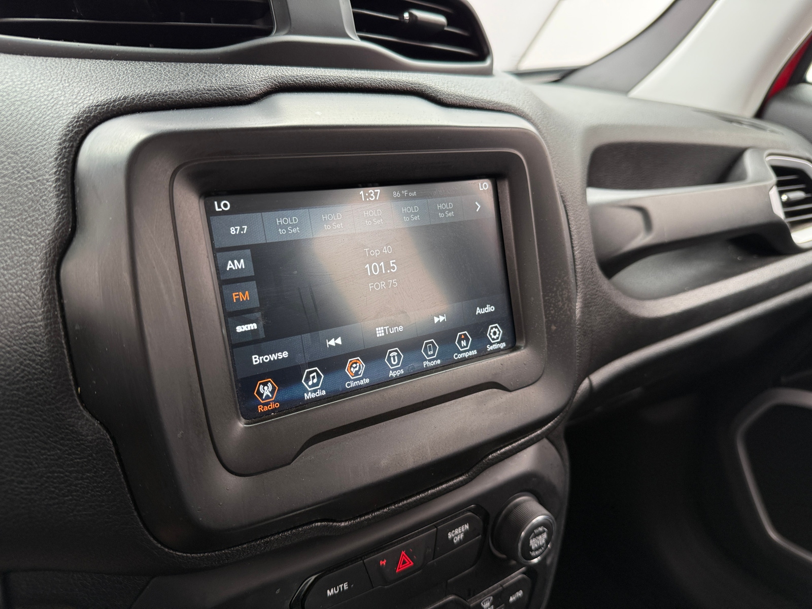 Thumbnail: 2019 Jeep Renegade - 4