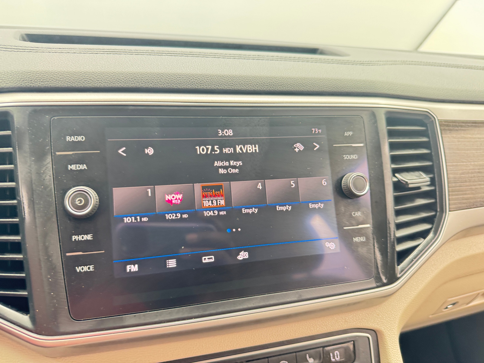 Thumbnail: 2019 Volkswagen Atlas - 3