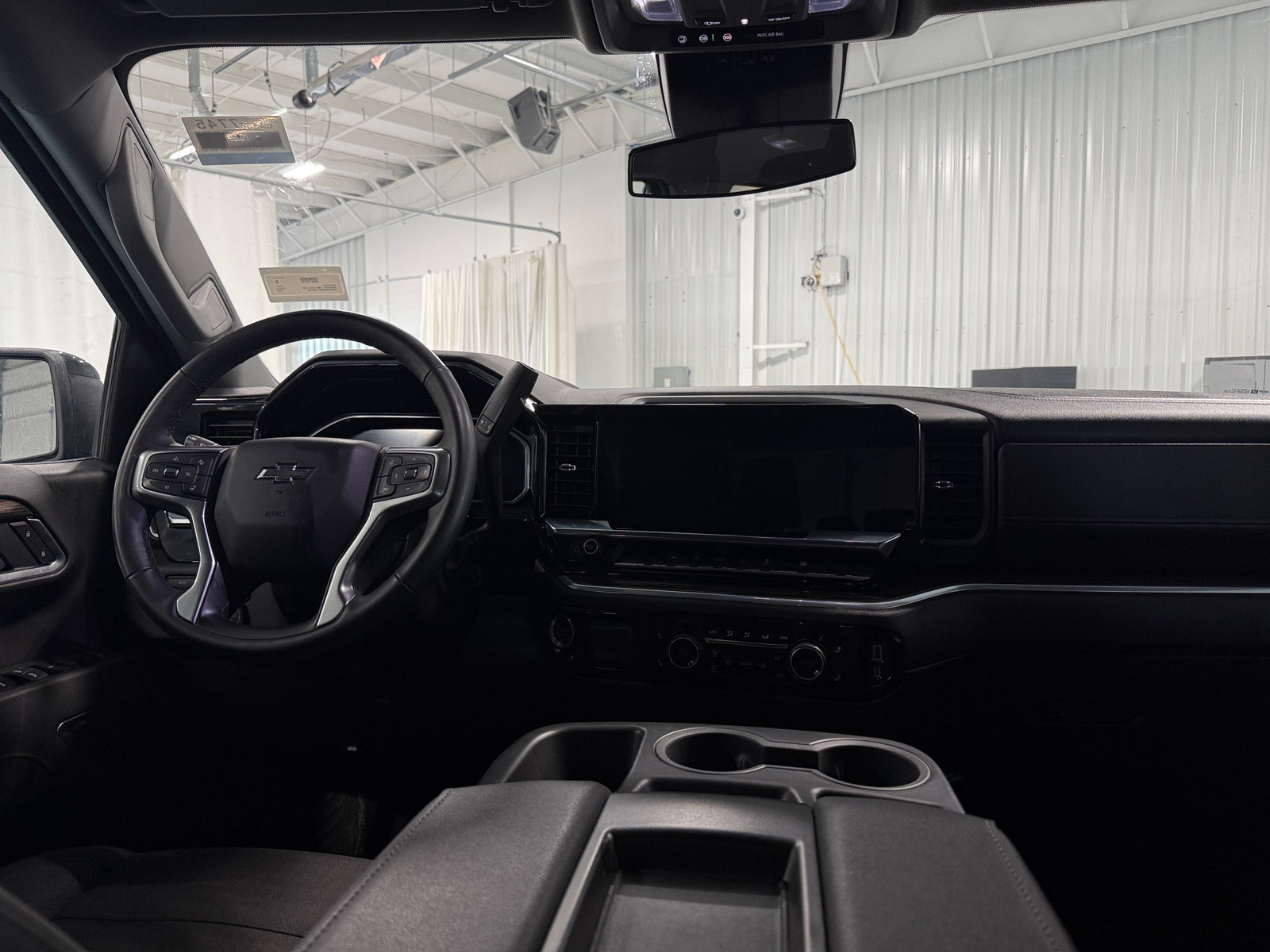 Thumbnail: 2026 Chevrolet Silverado 1500 - 3
