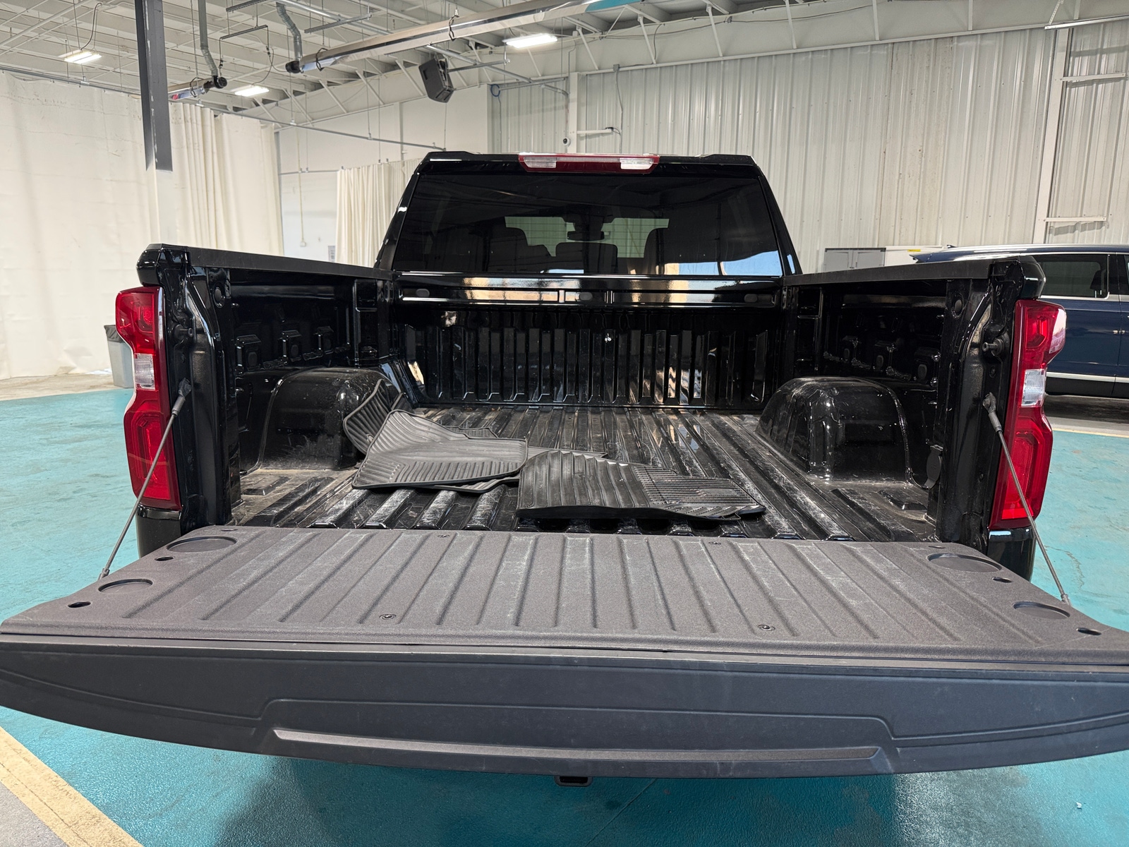 Thumbnail: 2026 Chevrolet Silverado 1500 - 7