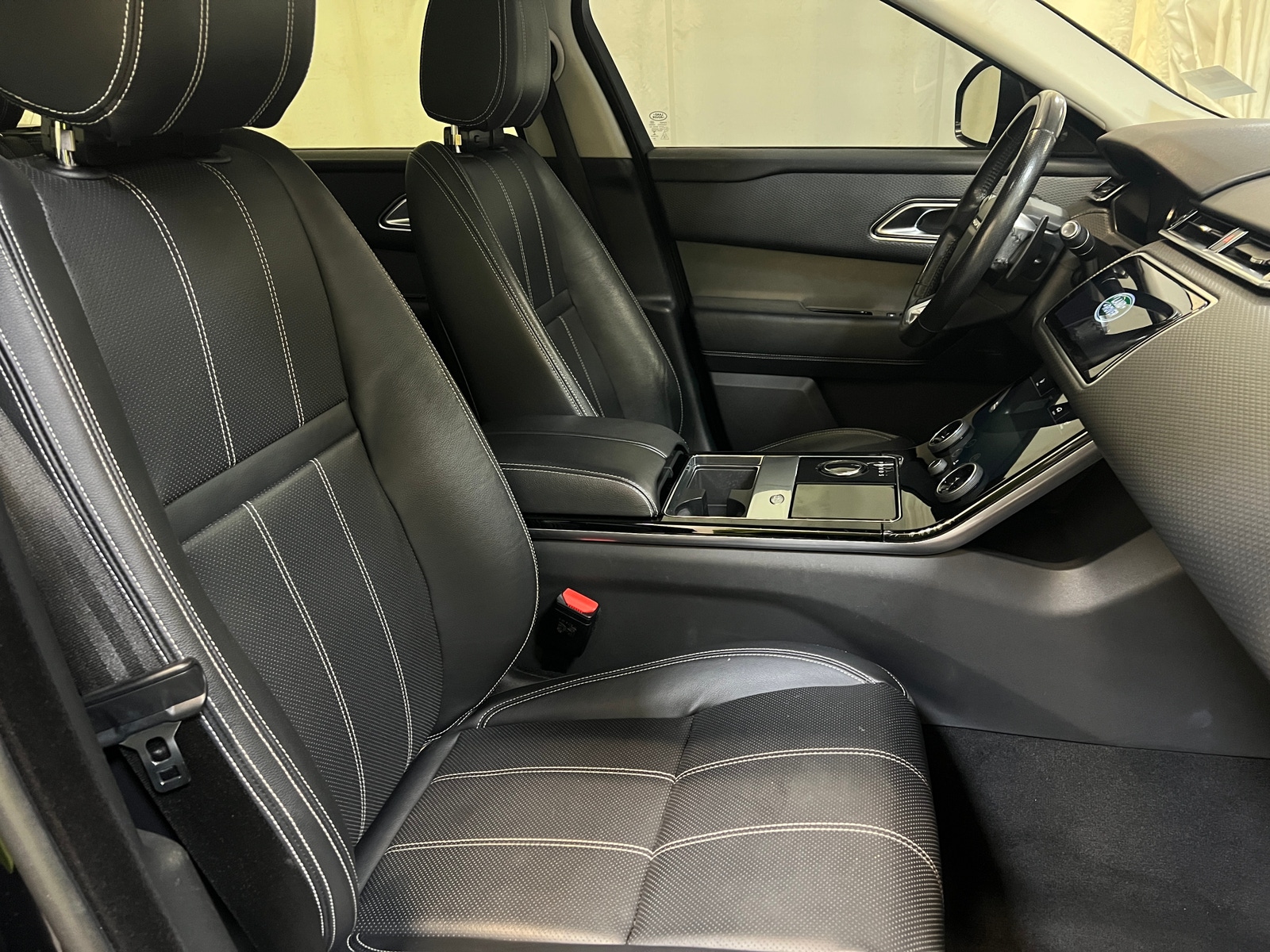 Thumbnail: 2019 Land Rover Range Rover Velar - 2