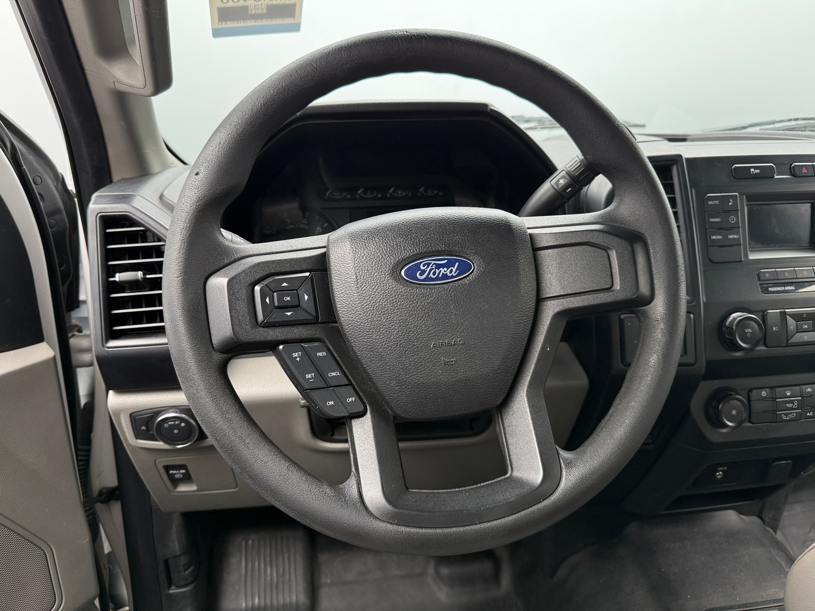 Thumbnail: 2018 Ford Econoline - 5