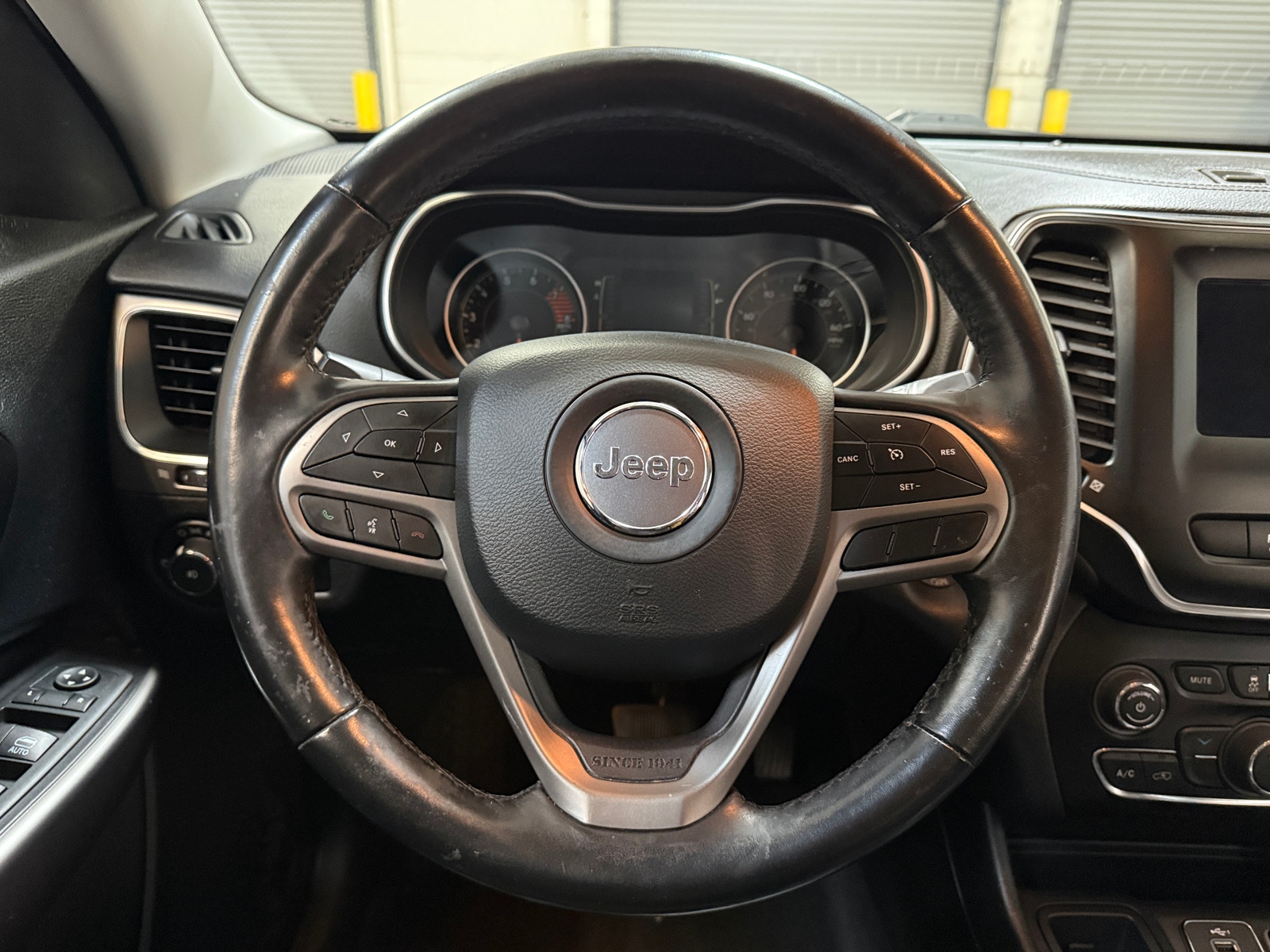 Thumbnail: 2021 Jeep Cherokee - 4