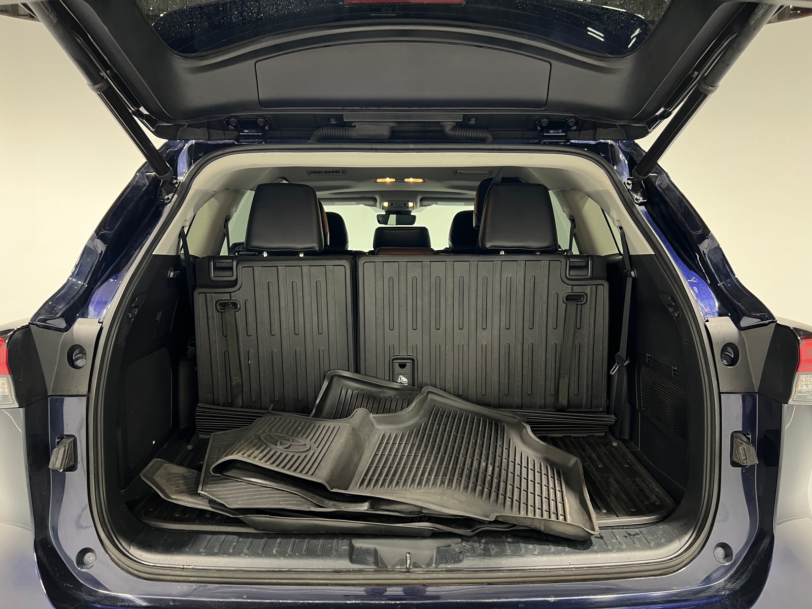 Thumbnail: 2021 Toyota Highlander - 6