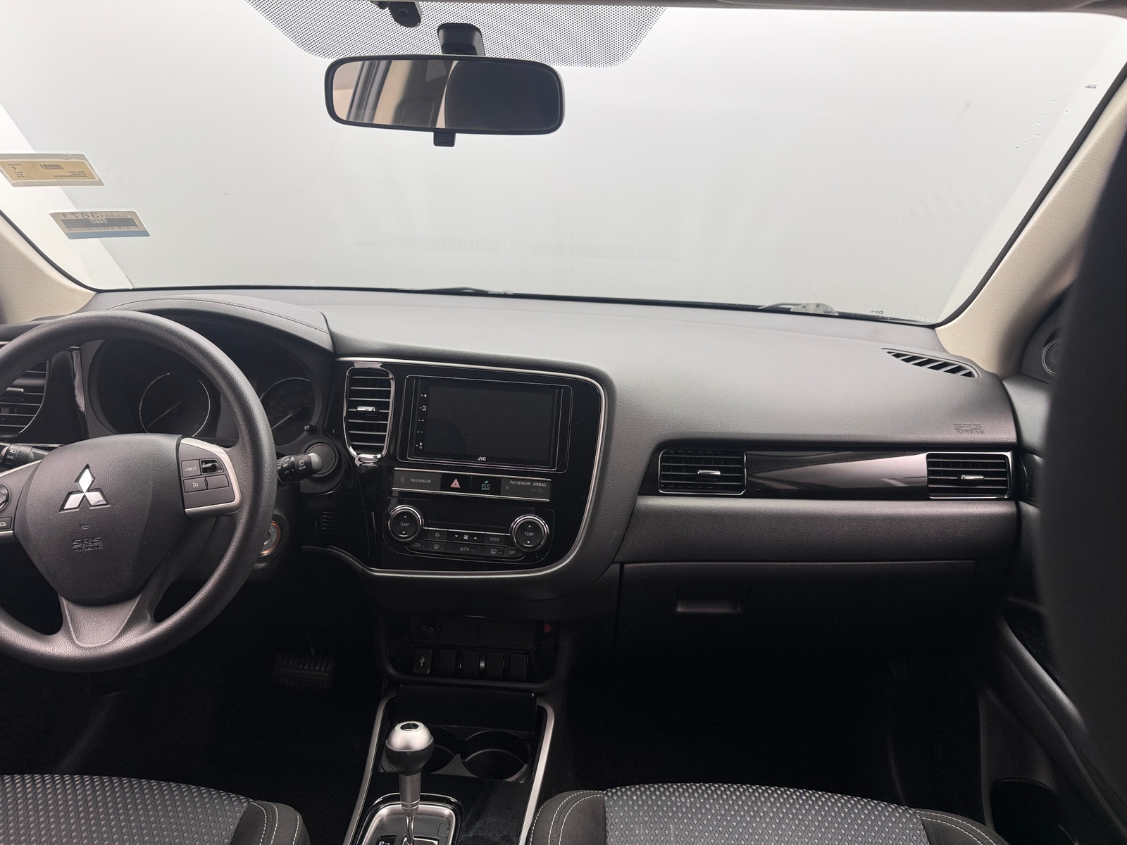 Thumbnail: 2019 Mitsubishi Outlander - 3