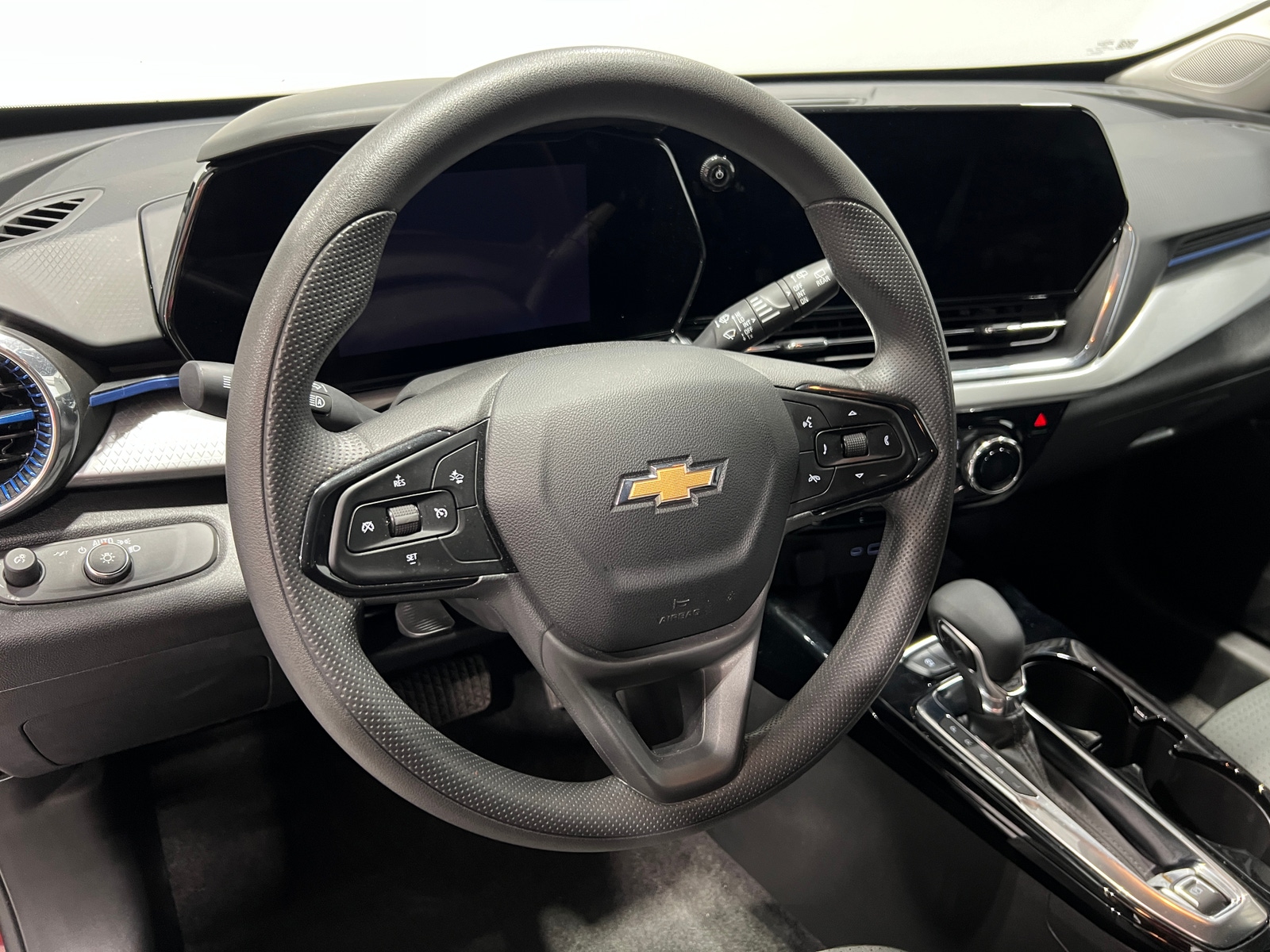 Thumbnail: 2025 Chevrolet Trax - 5