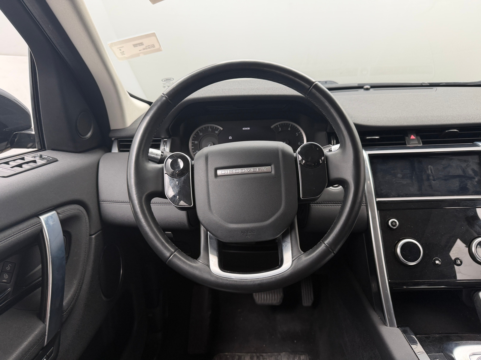 Thumbnail: 2020 Land Rover Discovery Sport - 4