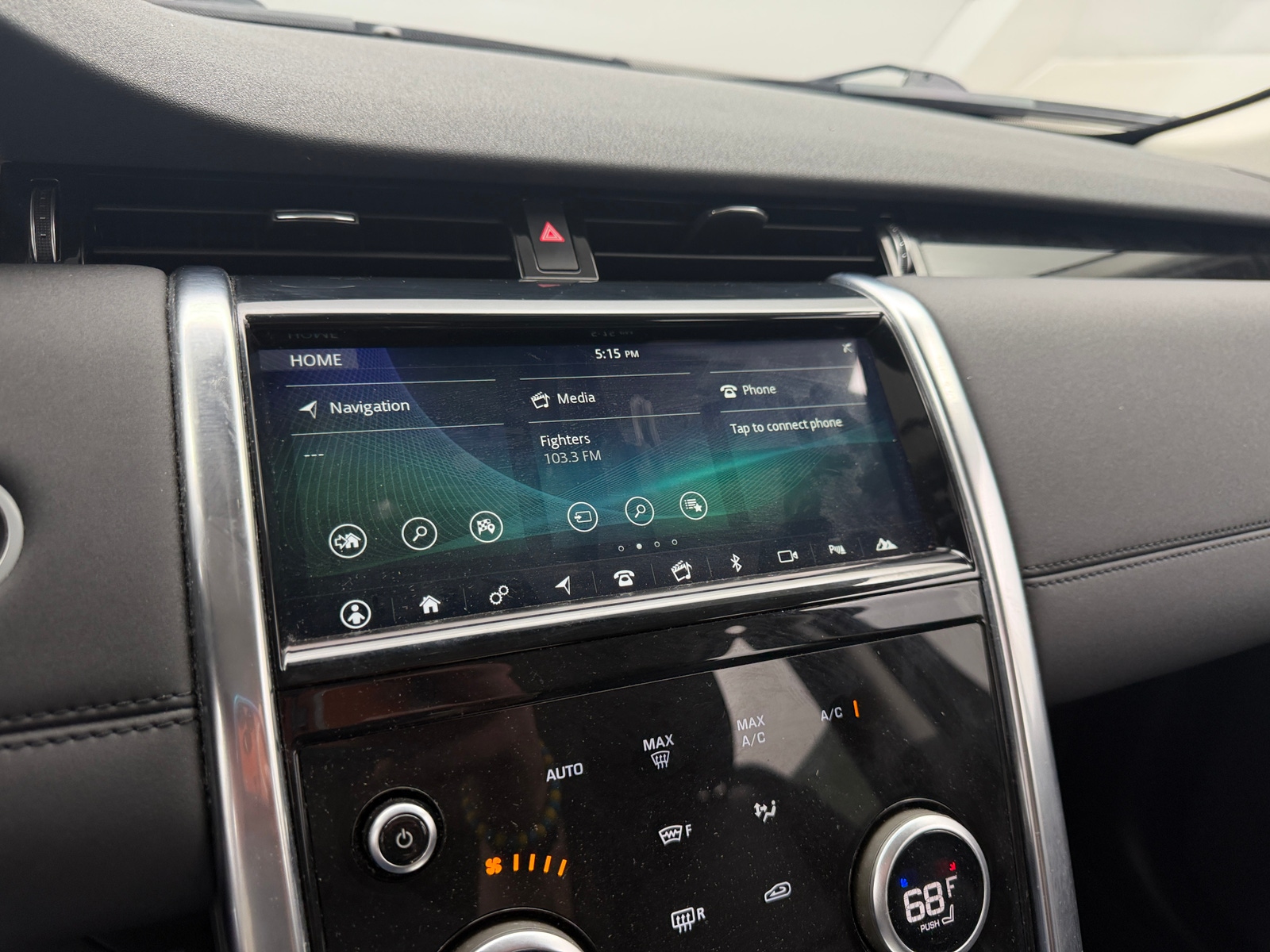 Thumbnail: 2020 Land Rover Discovery Sport - 3