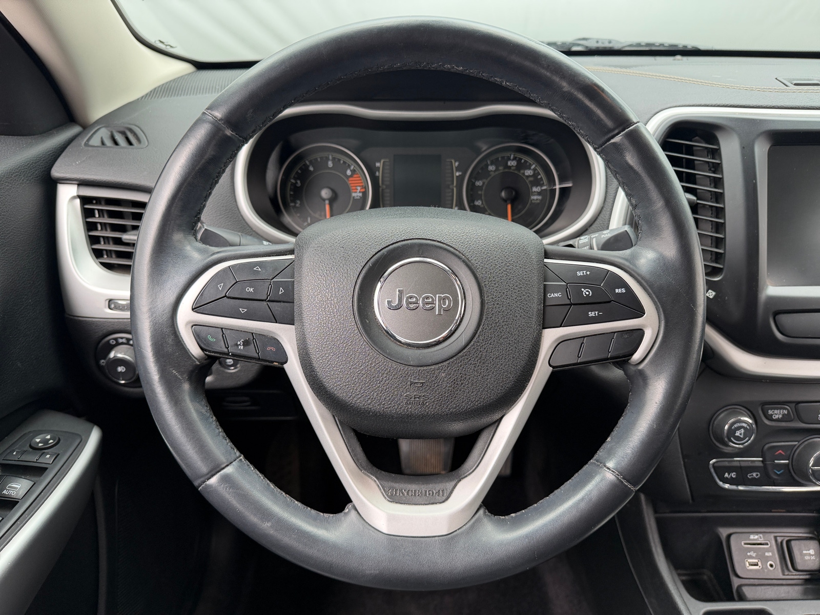 Thumbnail: 2018 Jeep Cherokee - 5