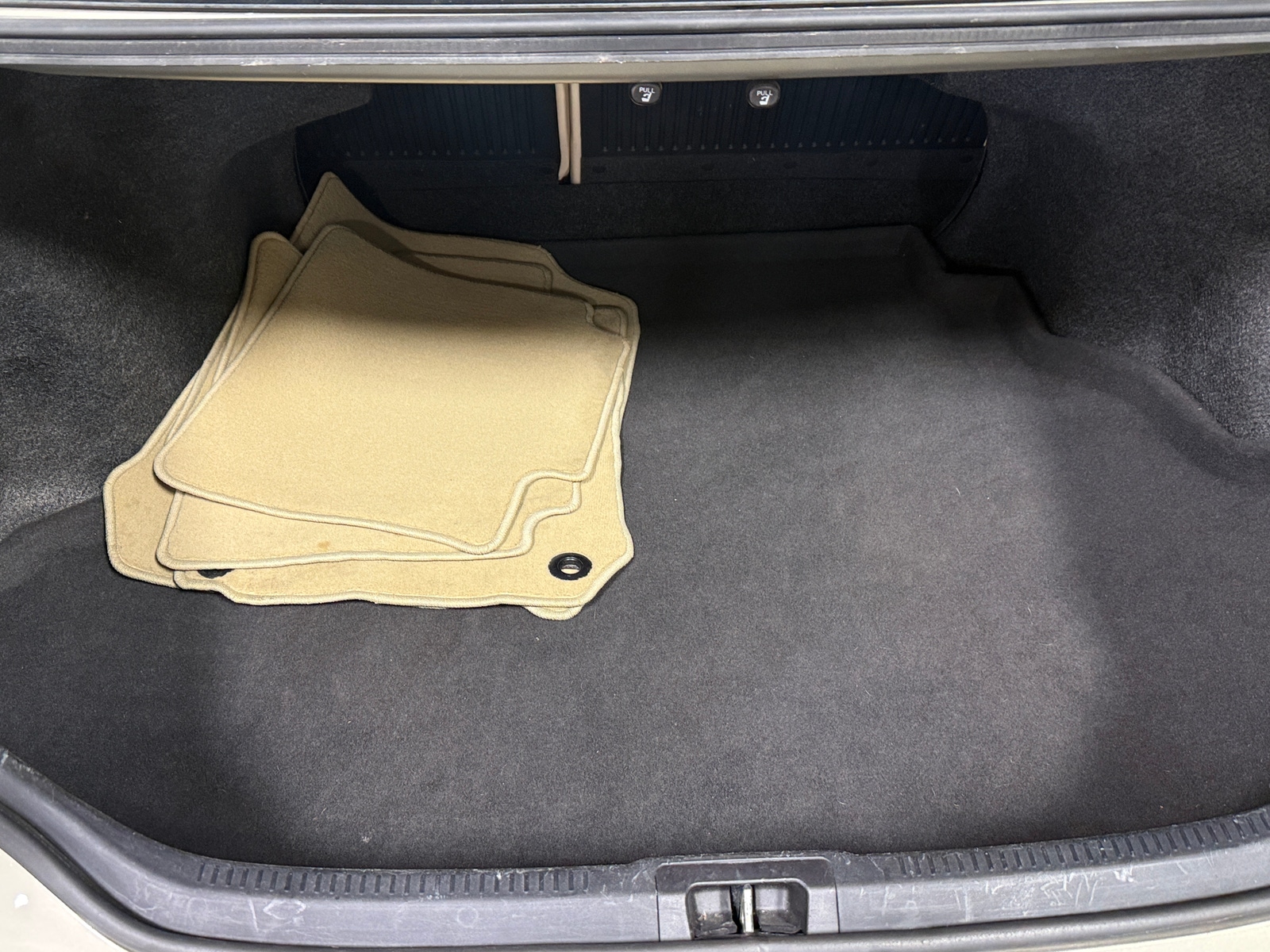 Thumbnail: 2015 Toyota Camry - 6