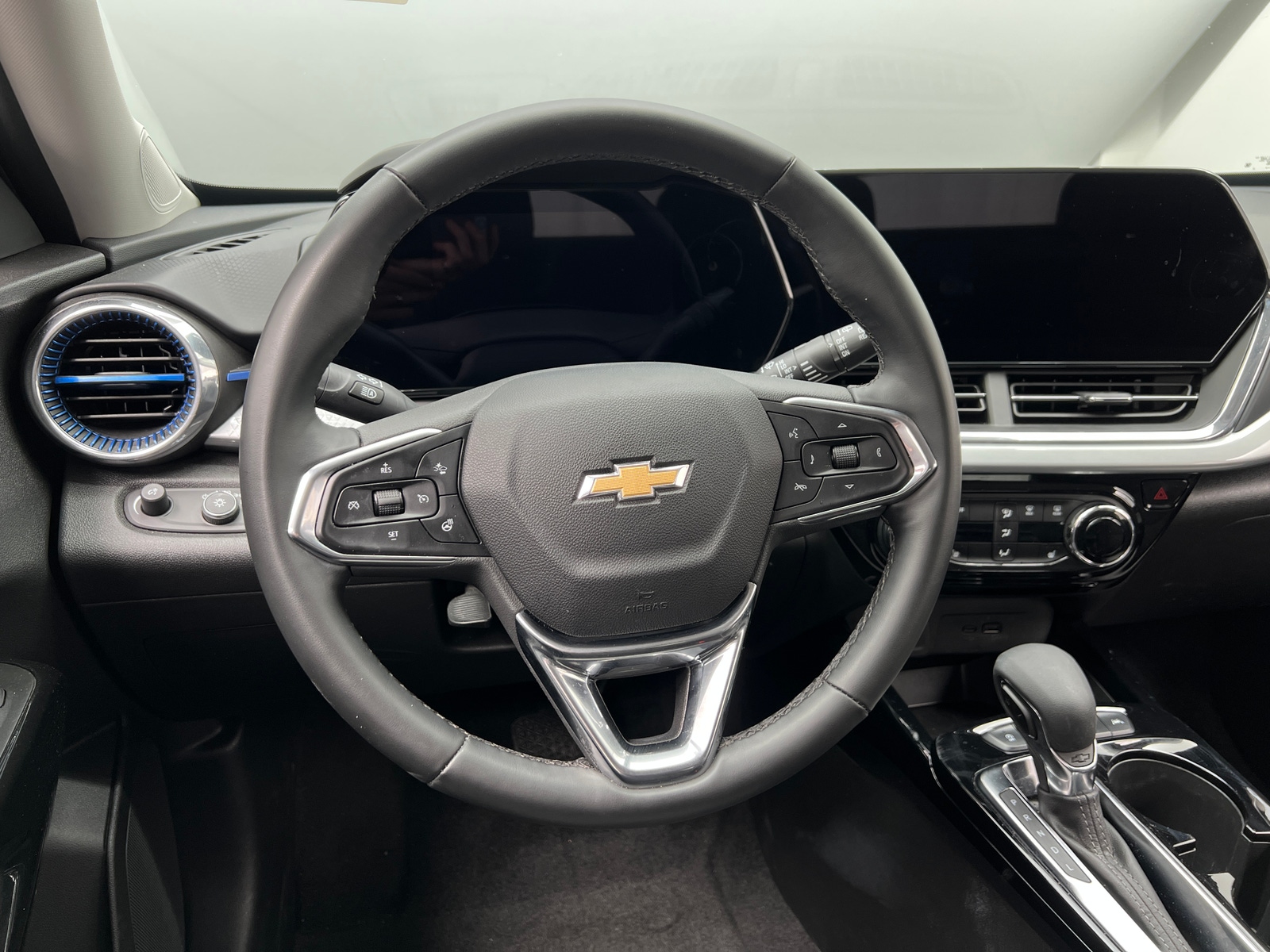 Thumbnail: 2025 Chevrolet Trax - 5