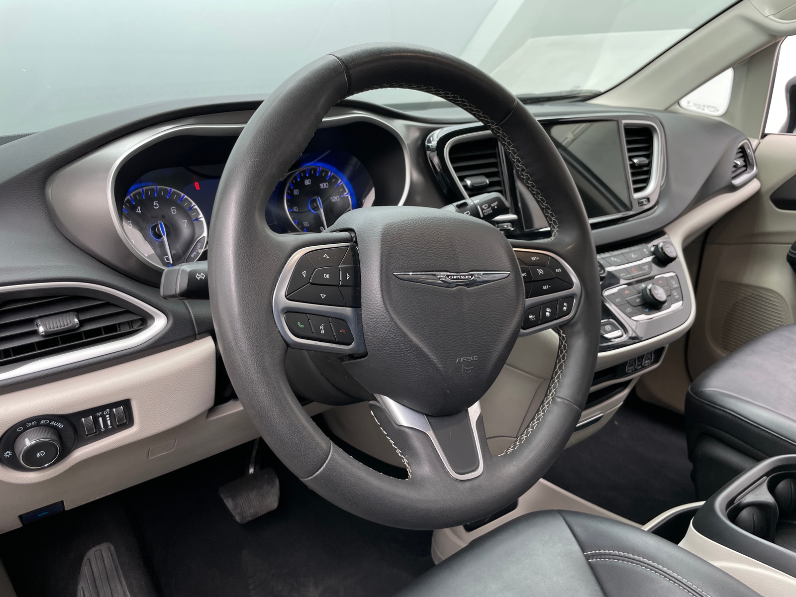 Thumbnail: 2024 Chrysler Pacifica - 4