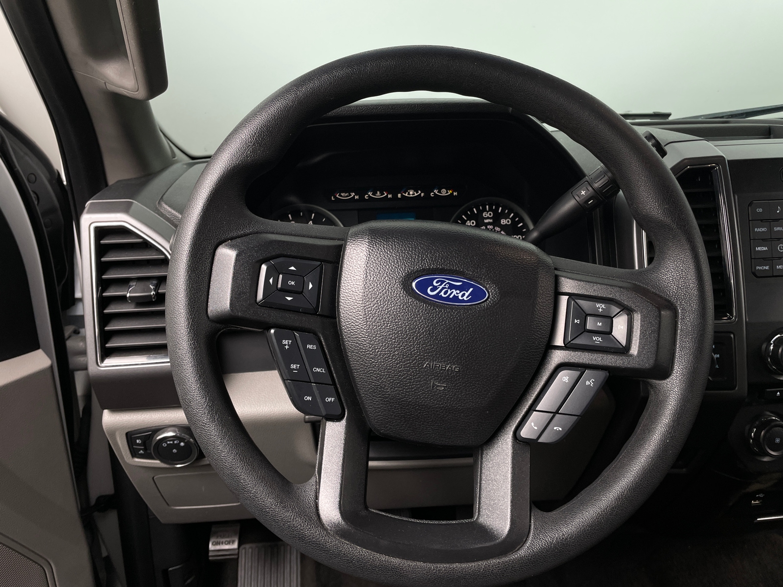 Thumbnail: 2017 Ford Econoline - 5