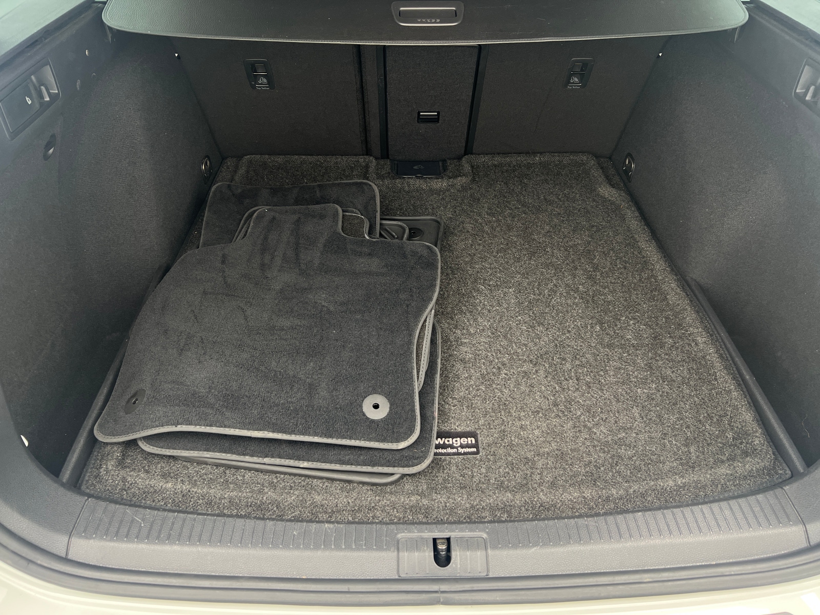 Thumbnail: 2019 Volkswagen e-Golf - 7