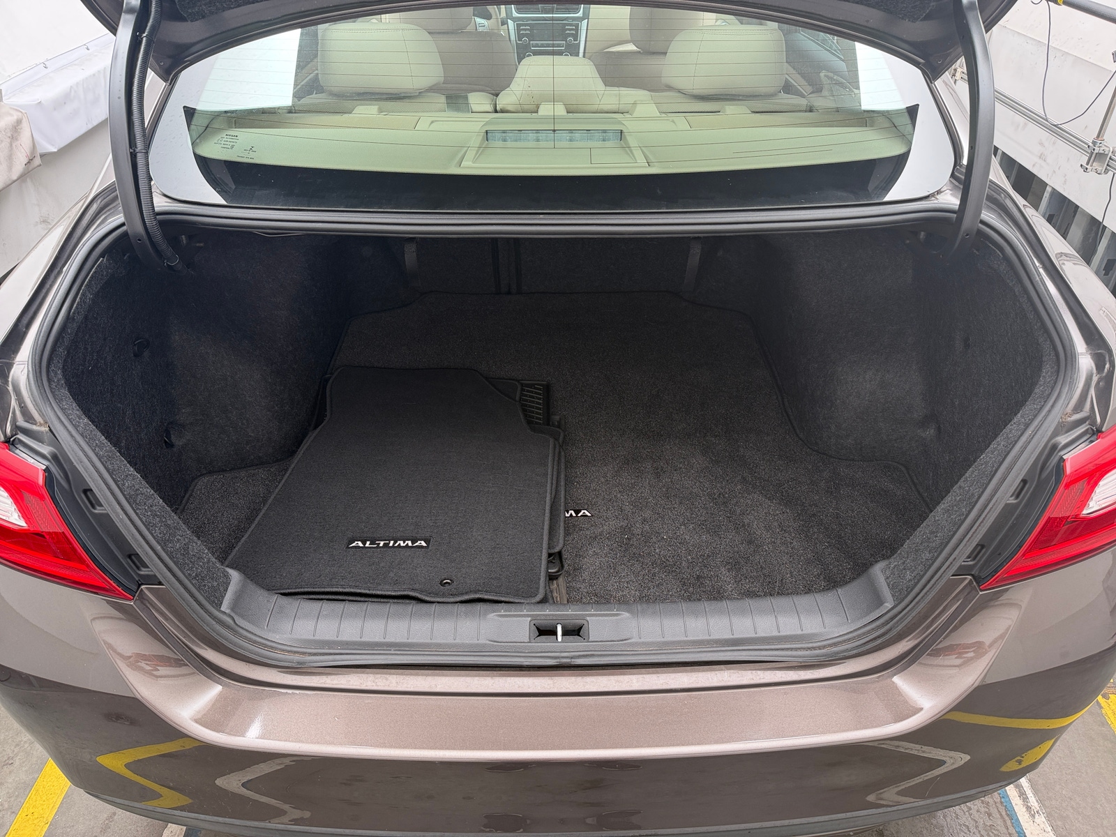 Thumbnail: 2016 Nissan Altima - 6