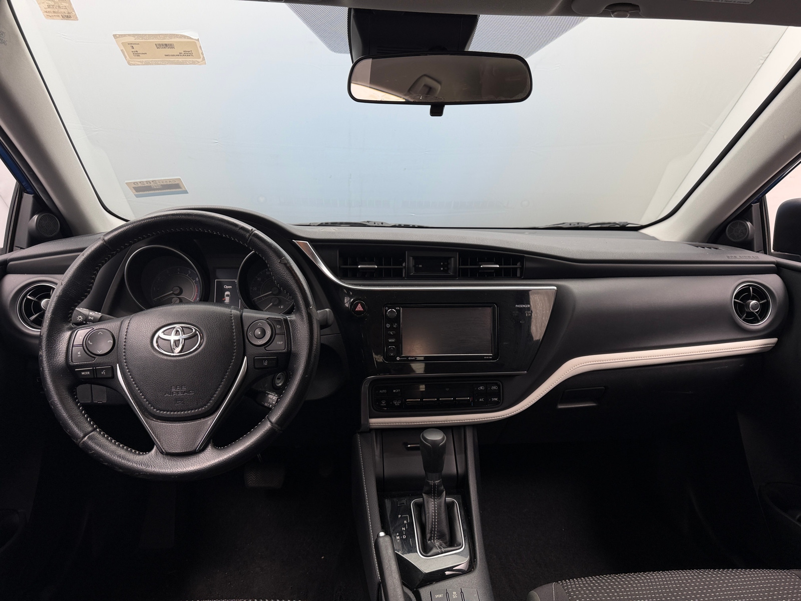 Thumbnail: 2017 Toyota Corolla iM - 3