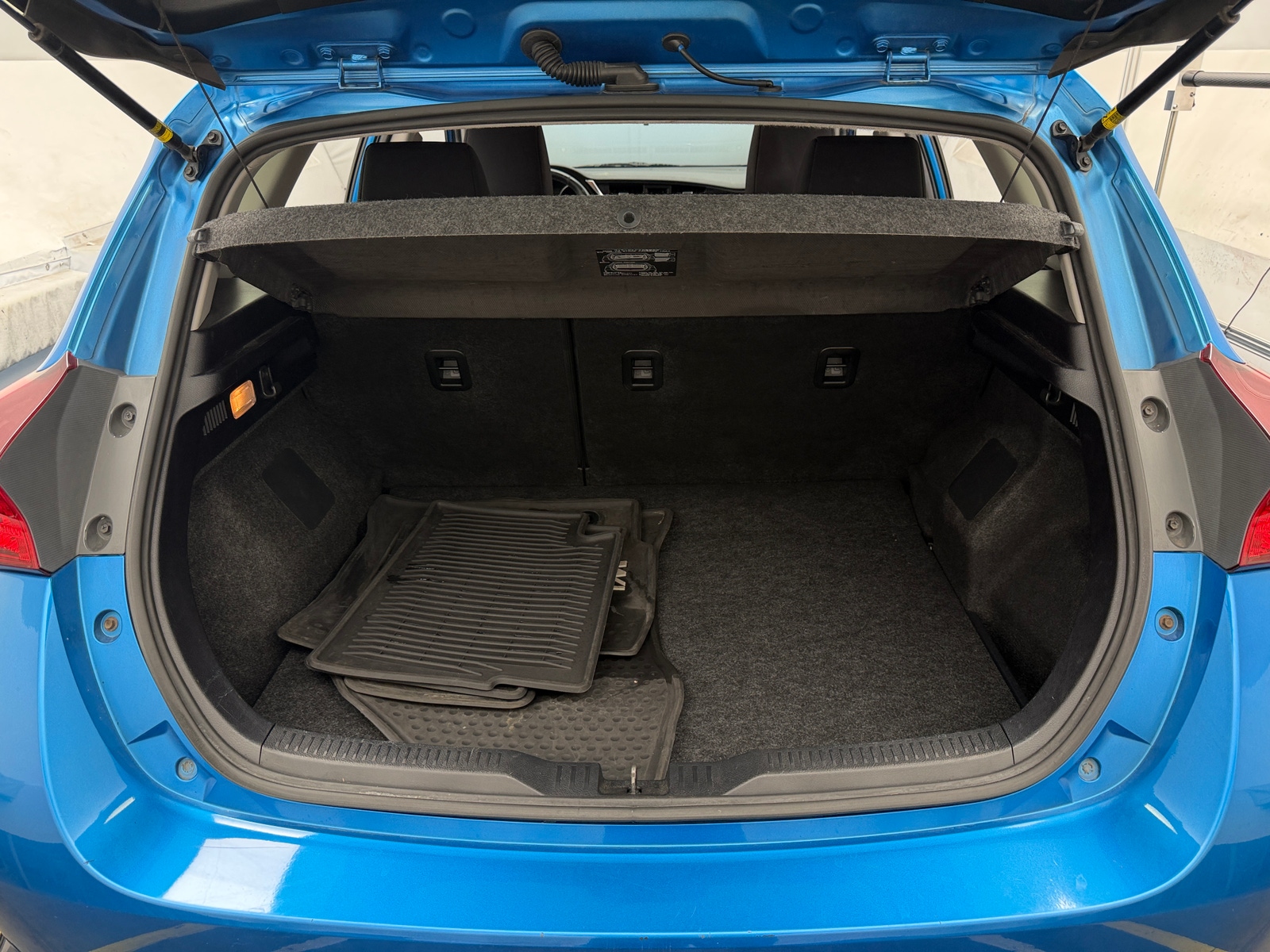 Thumbnail: 2017 Toyota Corolla iM - 7