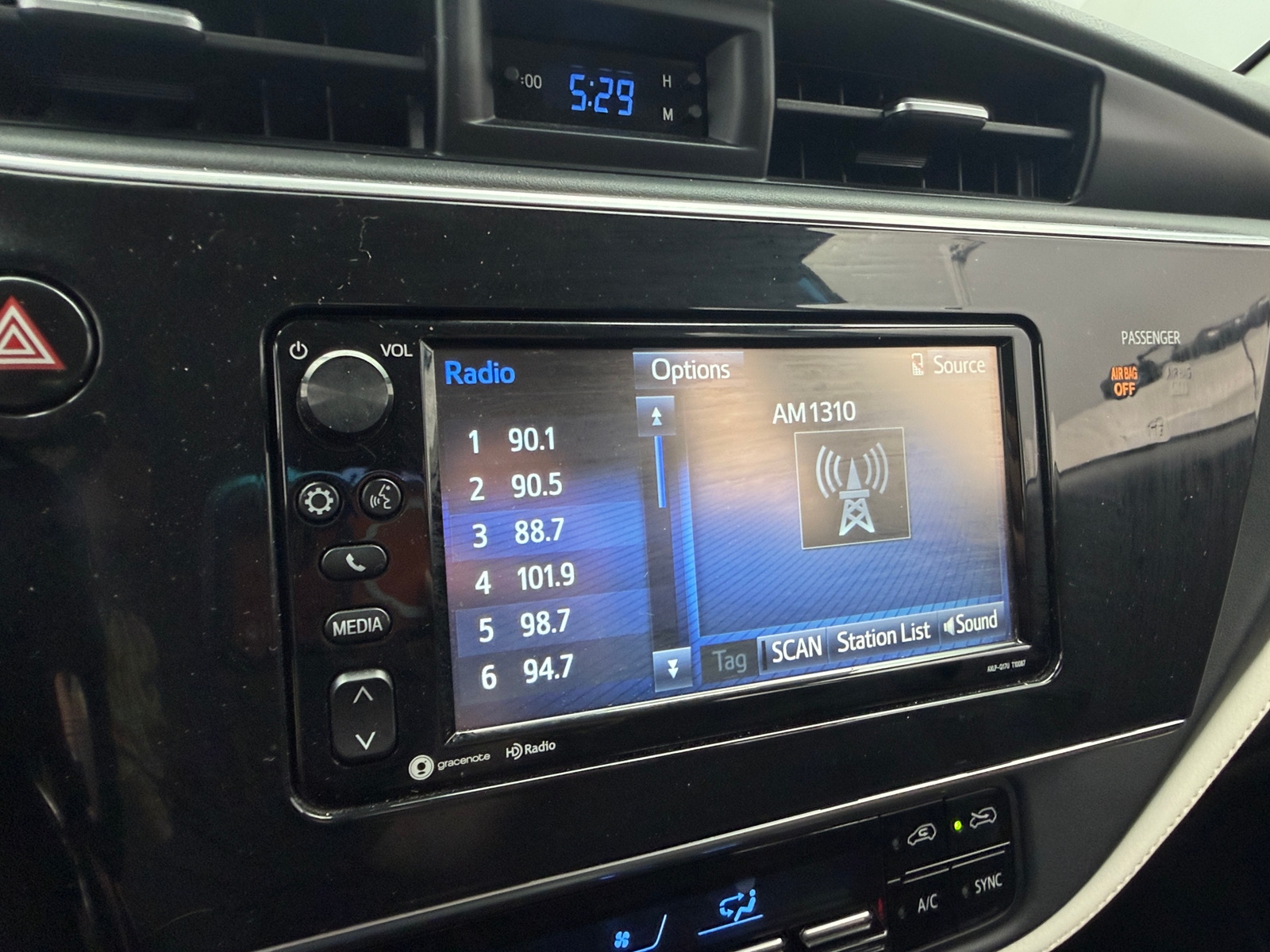 Thumbnail: 2017 Toyota Corolla iM - 4