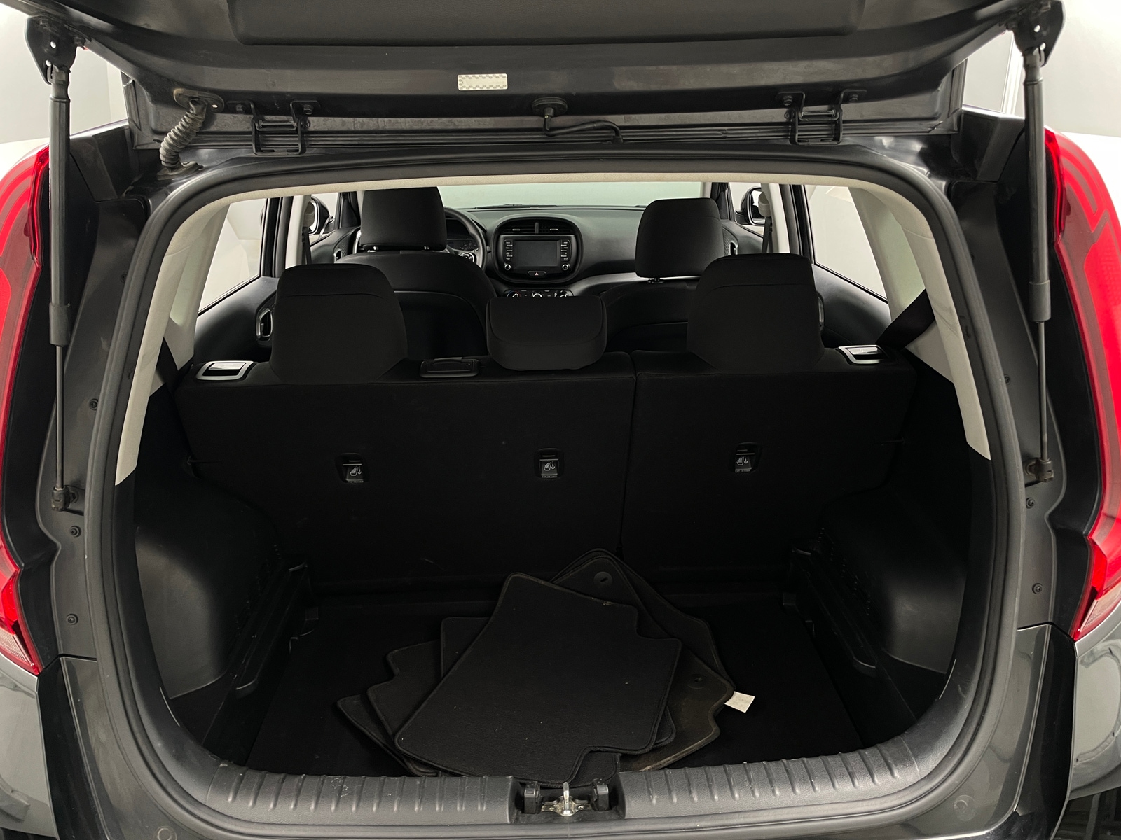 Thumbnail: 2021 Kia Soul - 7