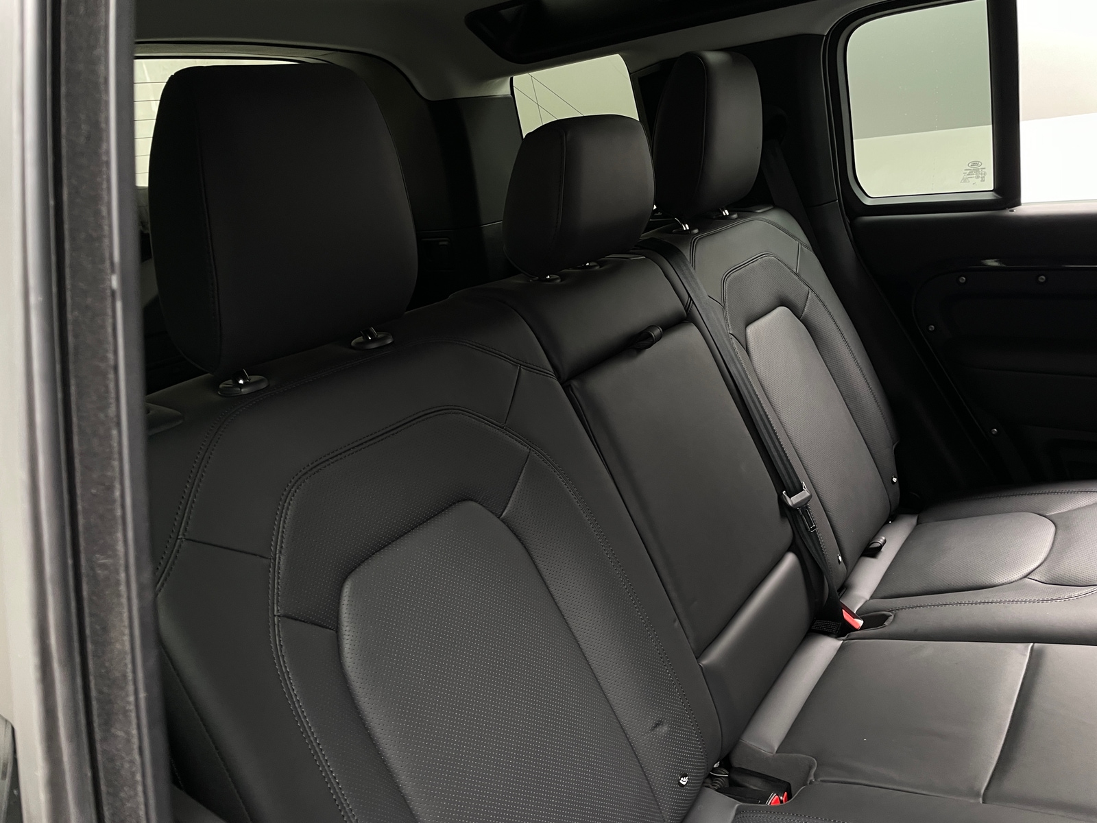 Thumbnail: 2025 Land Rover Defender - 5