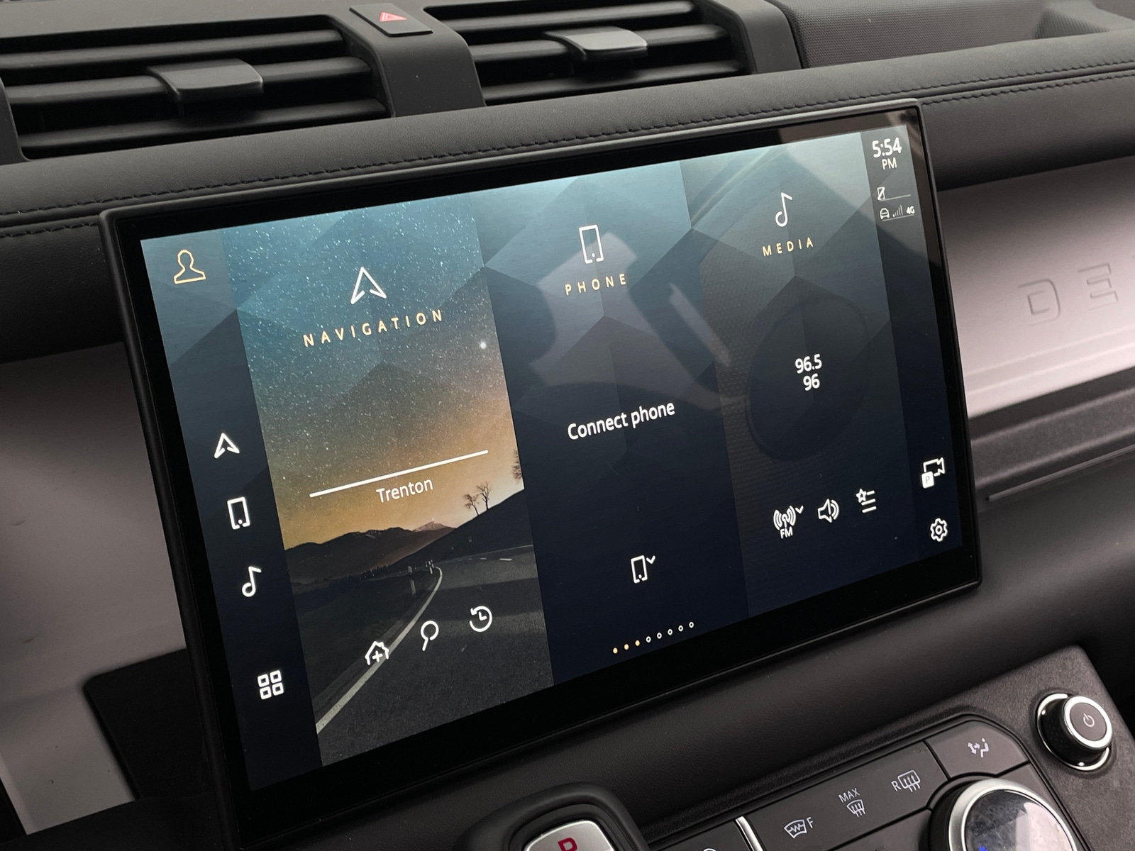 Thumbnail: 2025 Land Rover Defender - 3