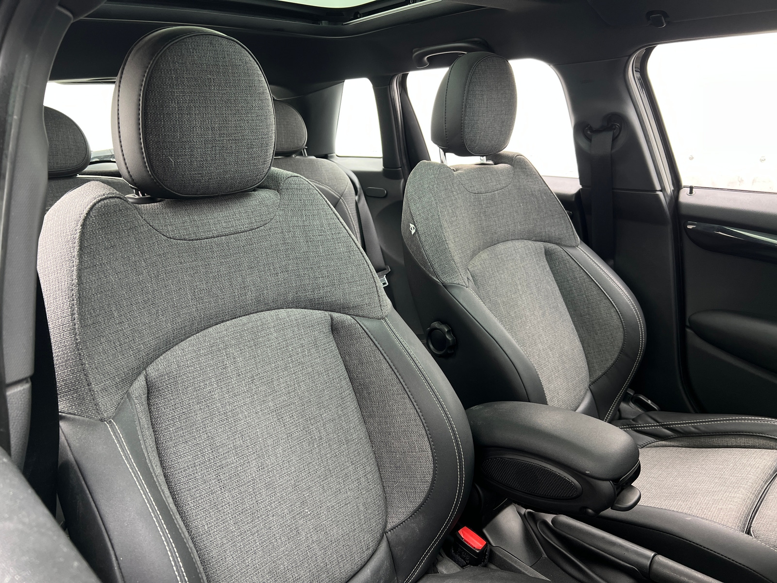 Thumbnail: 2015 MINI Cooper Hardtop - 2