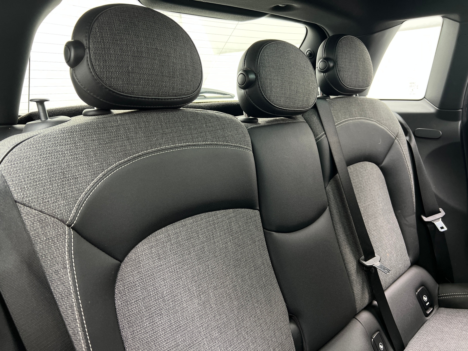Thumbnail: 2015 MINI Cooper Hardtop - 6
