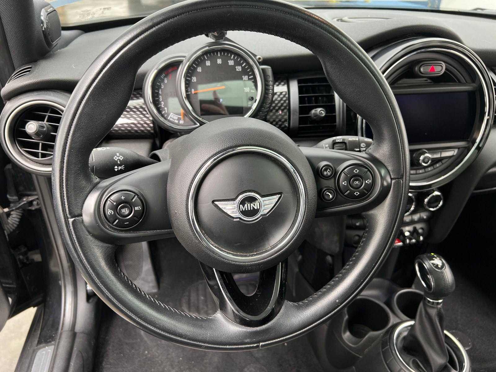 Thumbnail: 2015 MINI Cooper Hardtop - 5