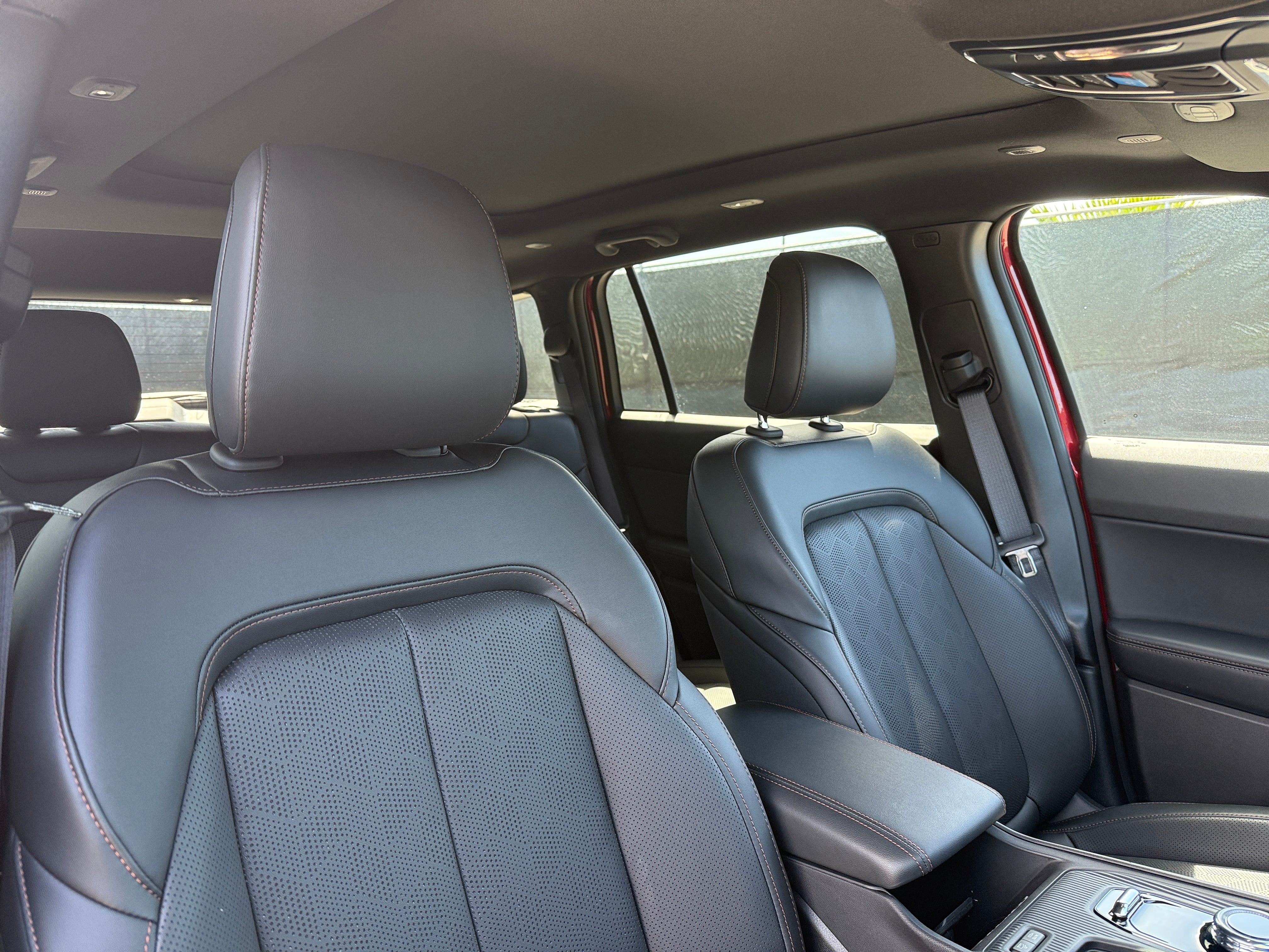 2026 Jeep Cherokee Overland - Photo 3