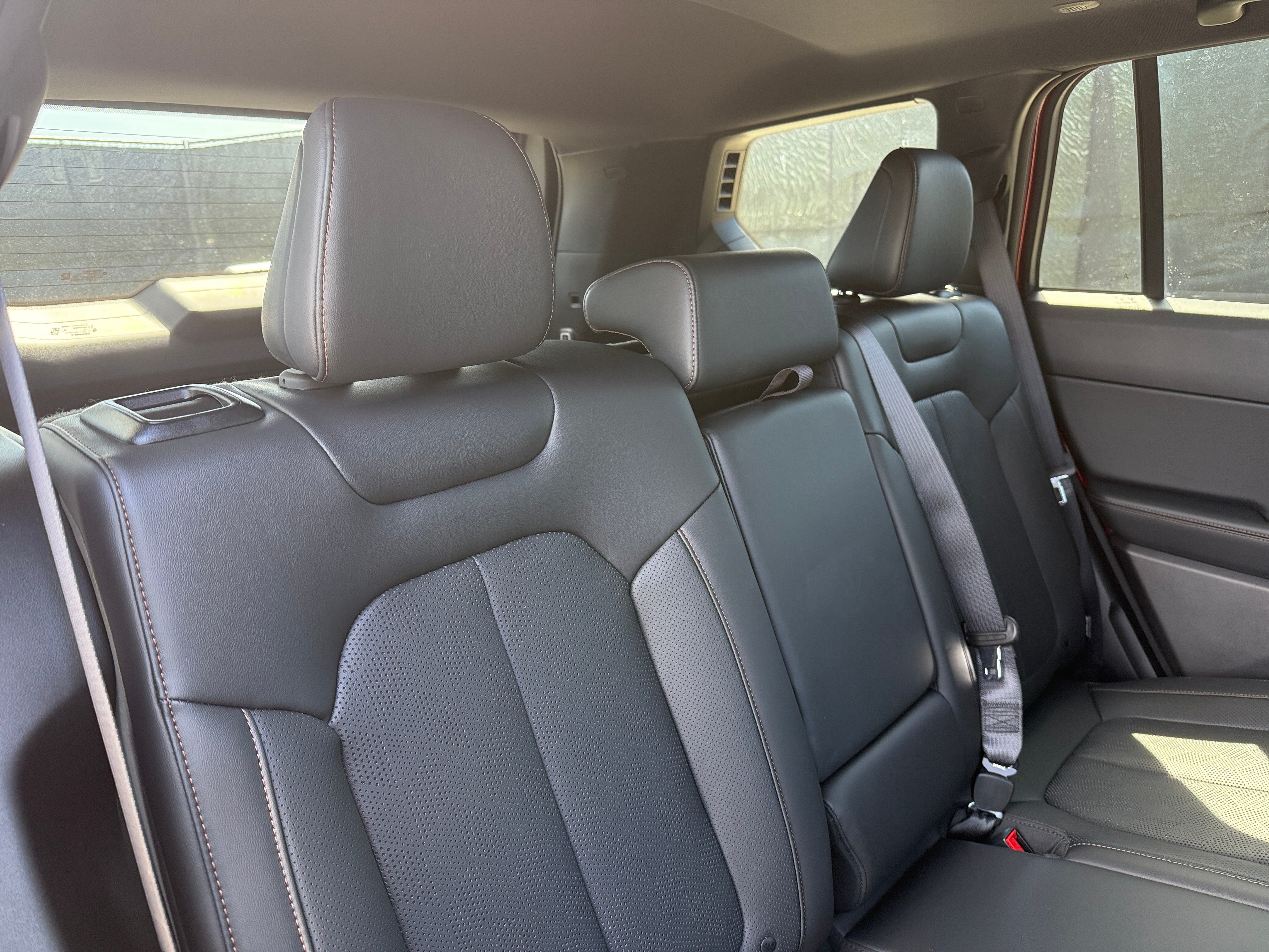 2026 Jeep Cherokee Overland - Photo 5