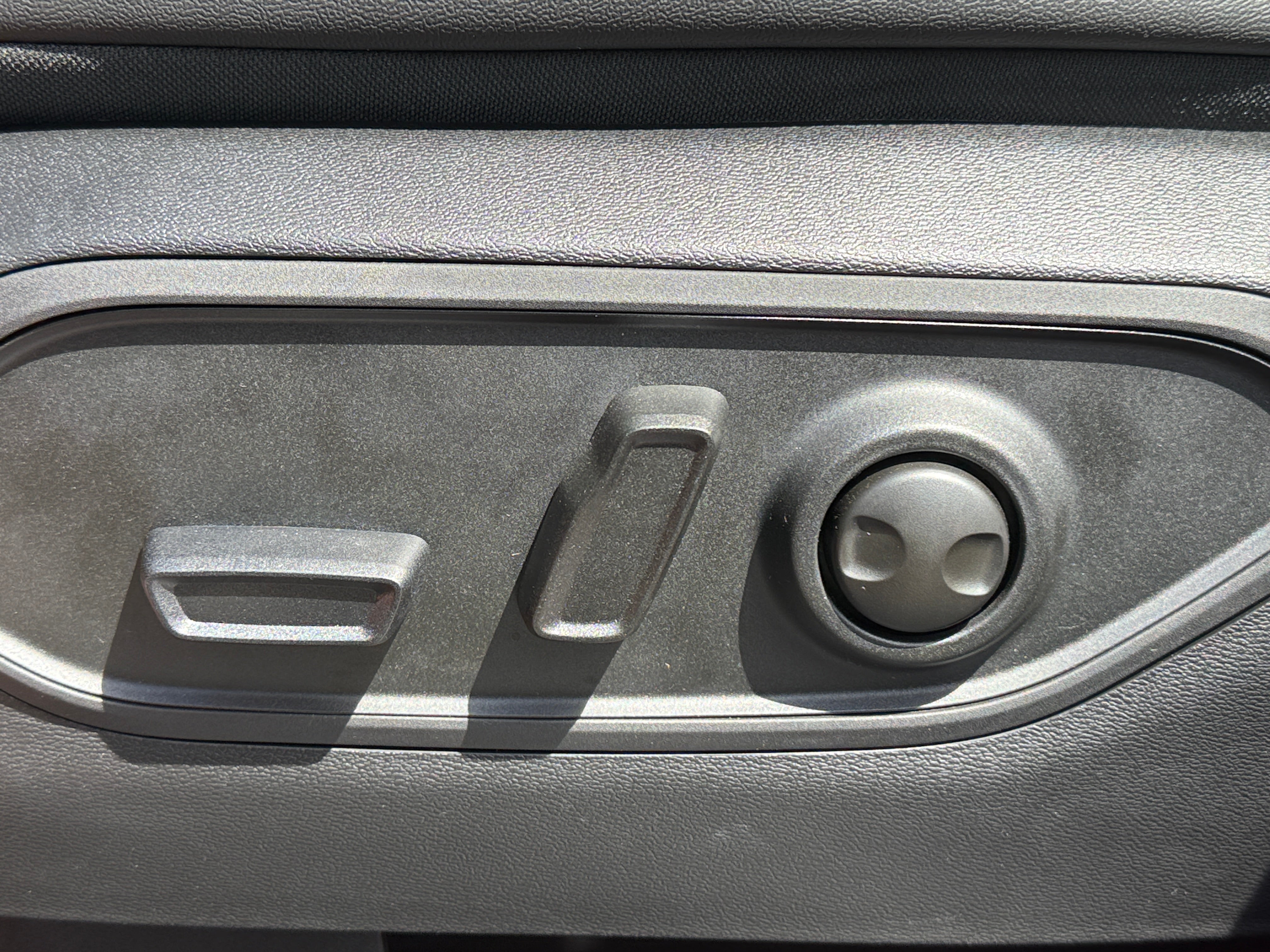 2026 Jeep Cherokee Overland - Photo 11