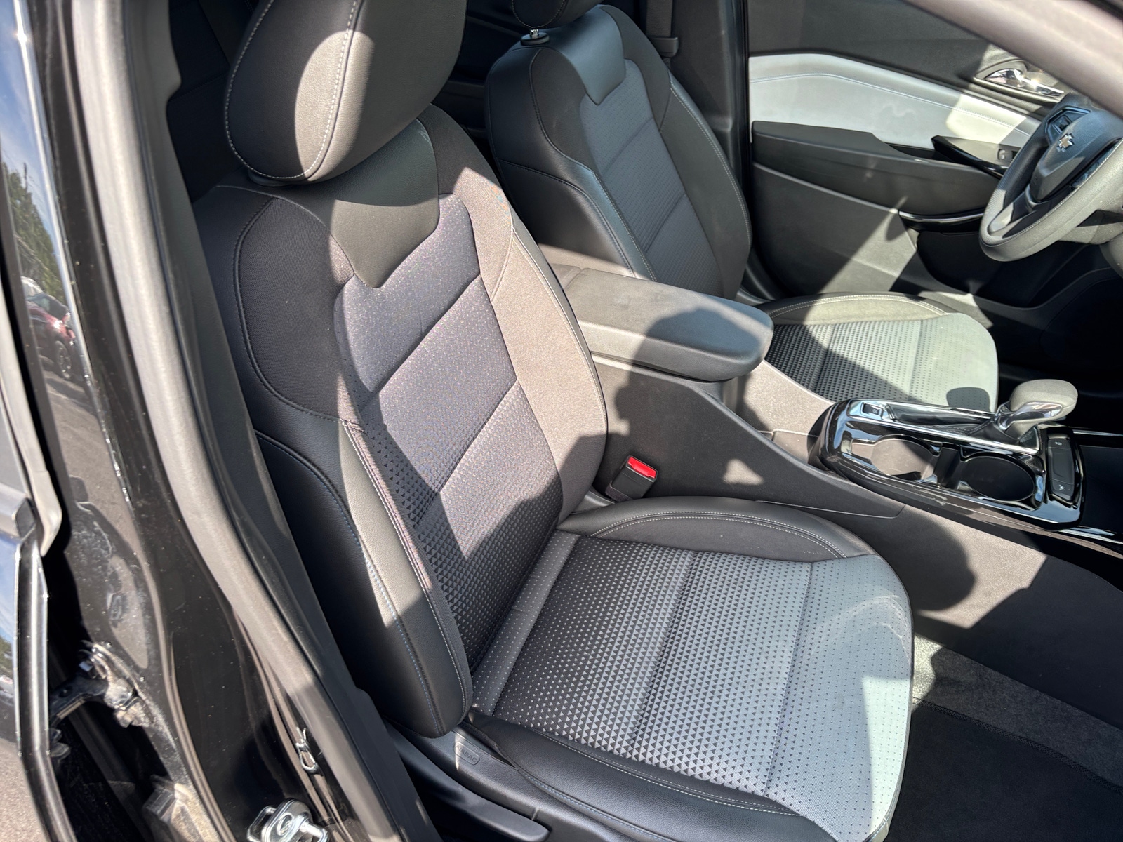 Thumbnail: 2025 Chevrolet Trax - 2