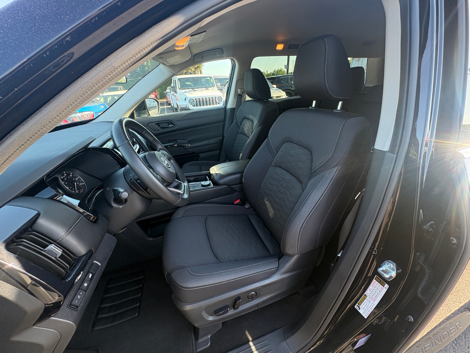 Thumbnail: 2025 Nissan Pathfinder - 2