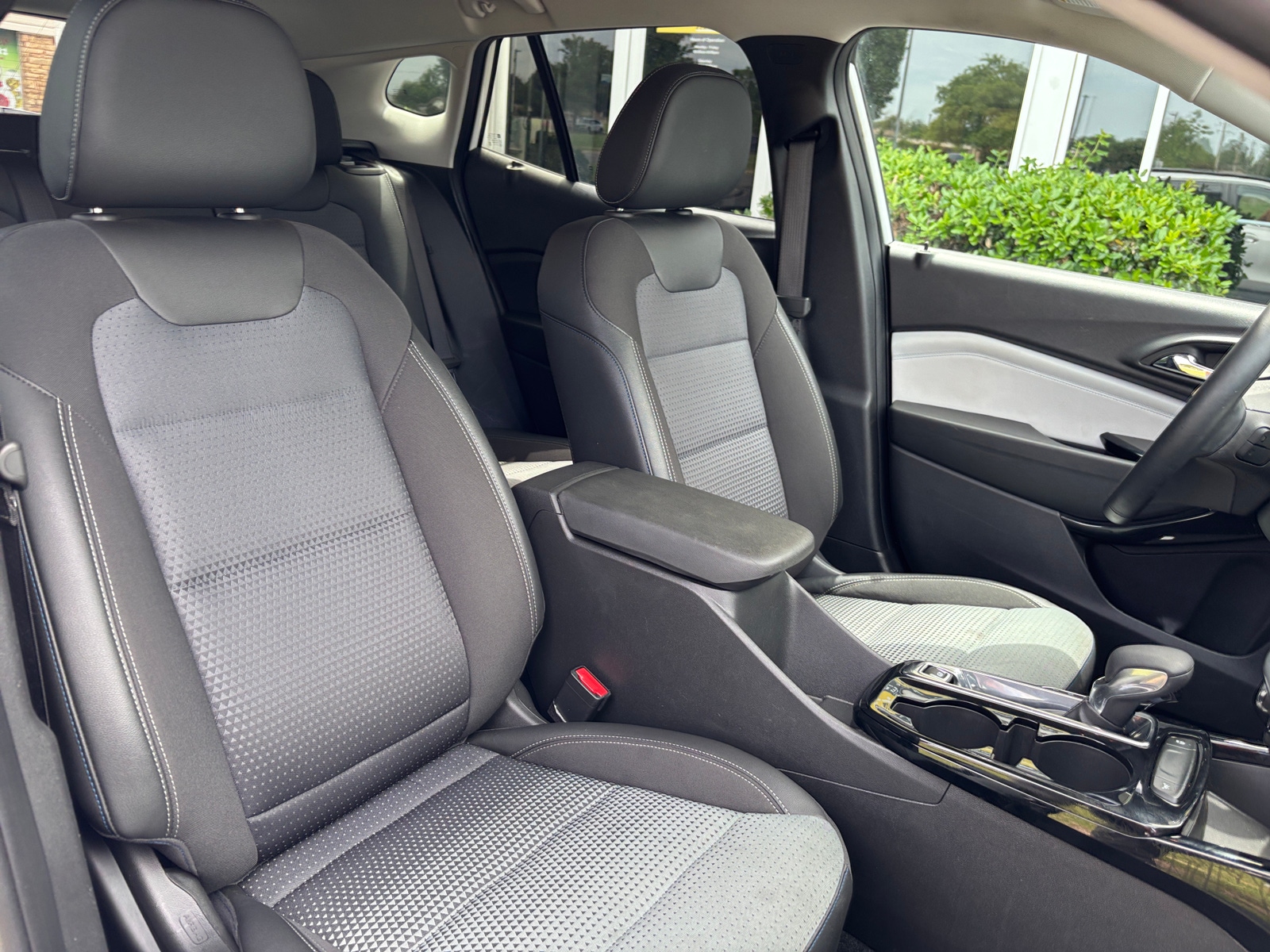 Thumbnail: 2025 Chevrolet Trax - 2