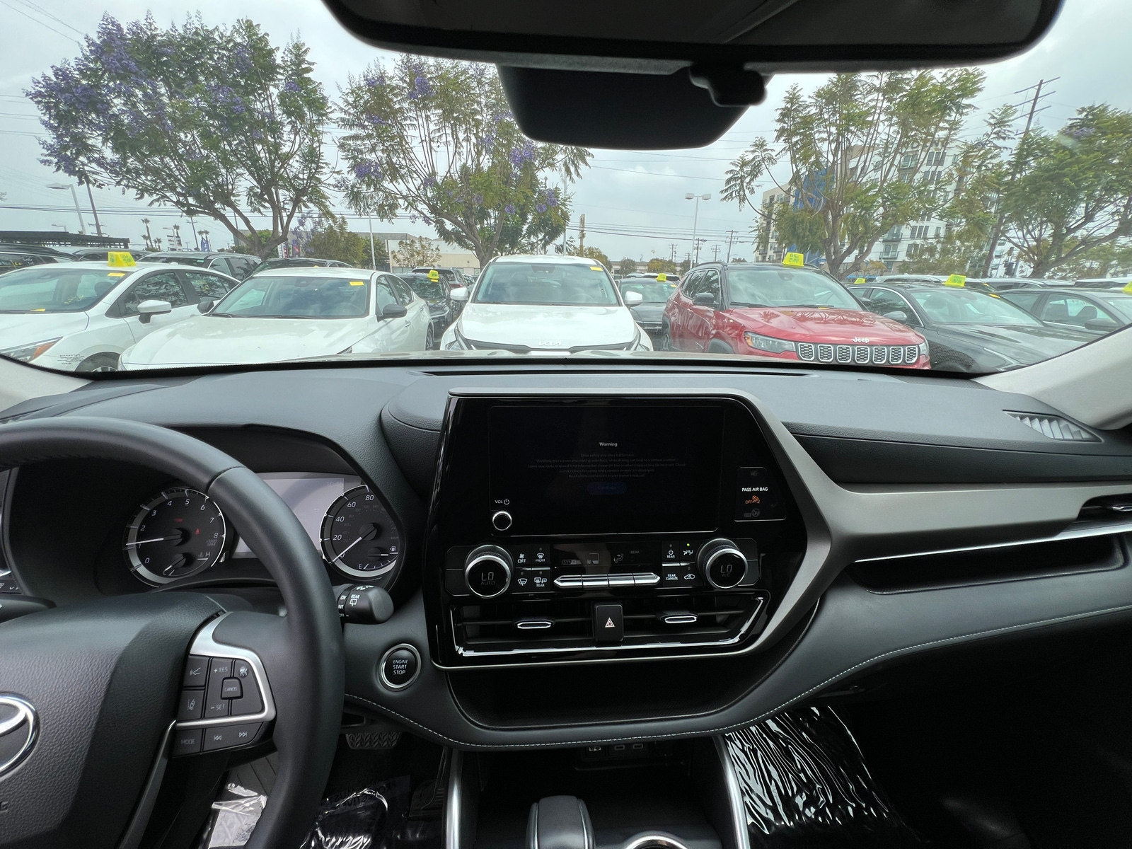 Thumbnail: 2025 Toyota Highlander - 3