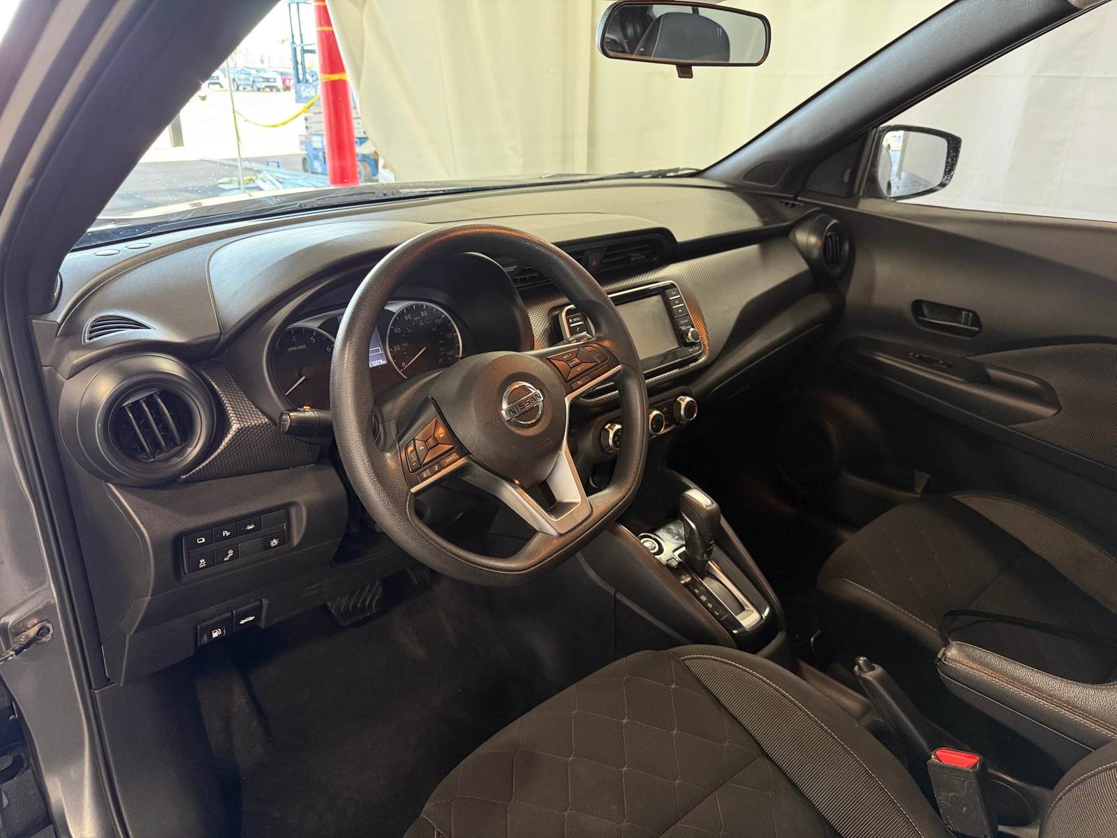 Thumbnail: 2020 Nissan Kicks - 3