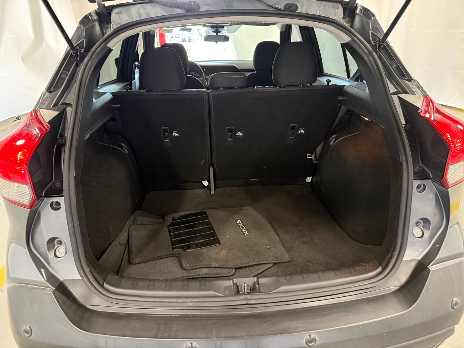 Thumbnail: 2020 Nissan Kicks - 7