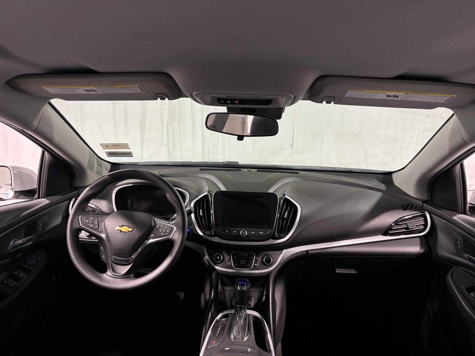 Thumbnail: 2018 Chevrolet Volt - 3
