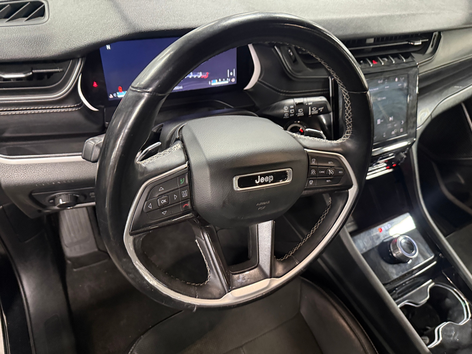 Thumbnail: 2021 Jeep Grand Cherokee L - 4