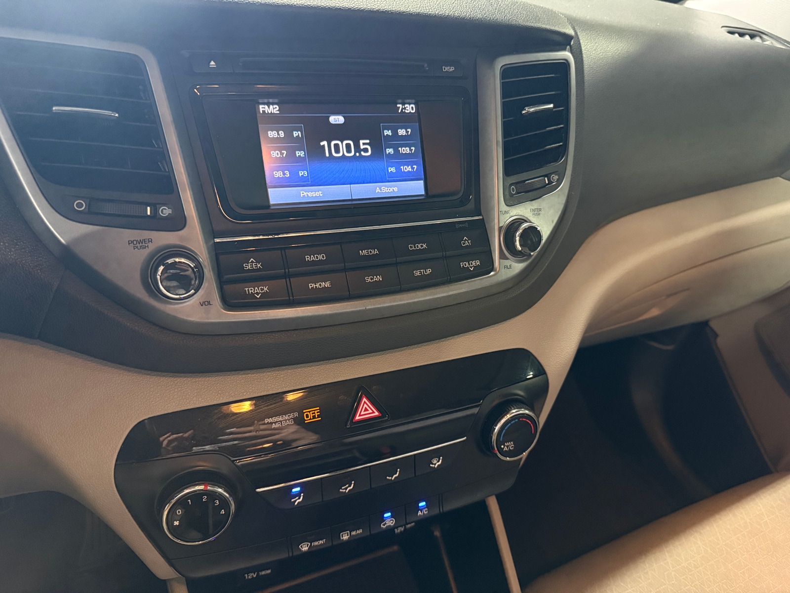 Thumbnail: 2017 Hyundai Tucson - 4