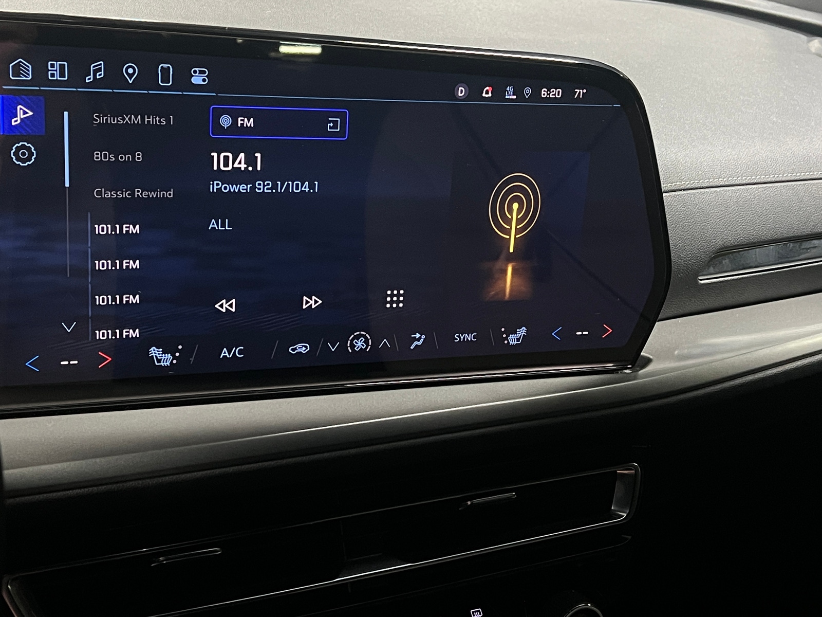 Thumbnail: 2024 Chevrolet Traverse - 4