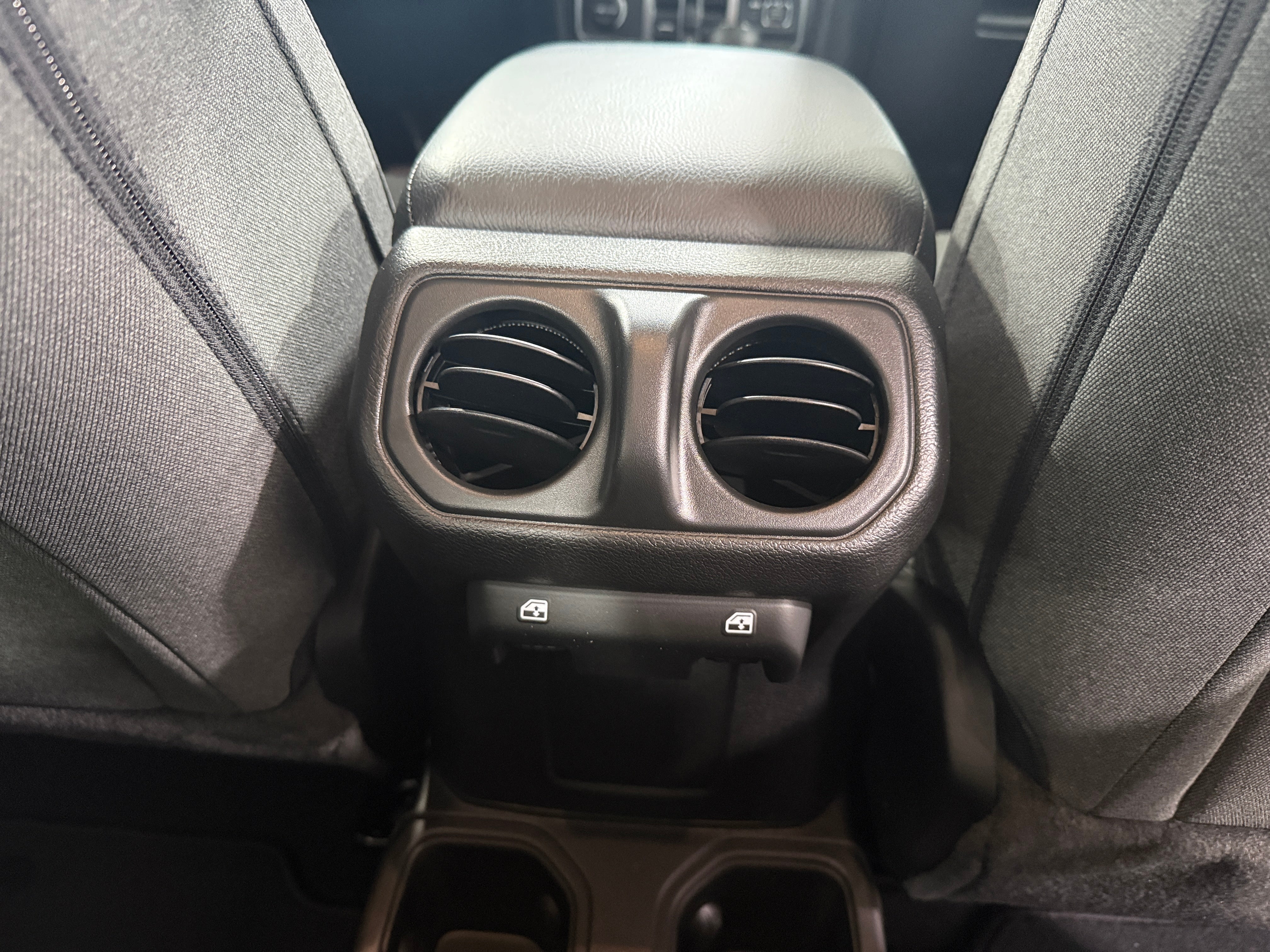 2026 Jeep Gladiator Sport Auto's photo