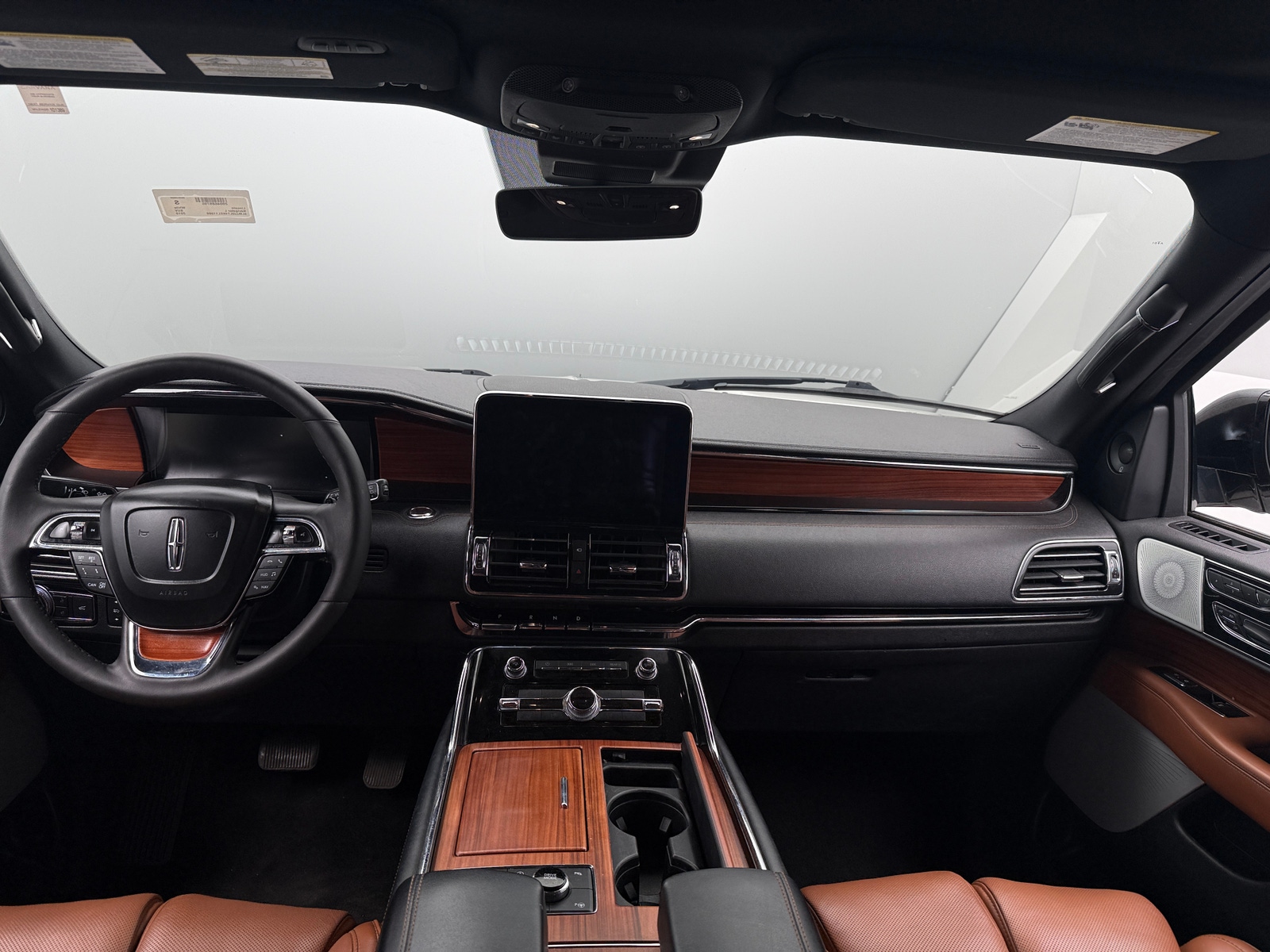Thumbnail: 2019 Lincoln Navigator L - 2