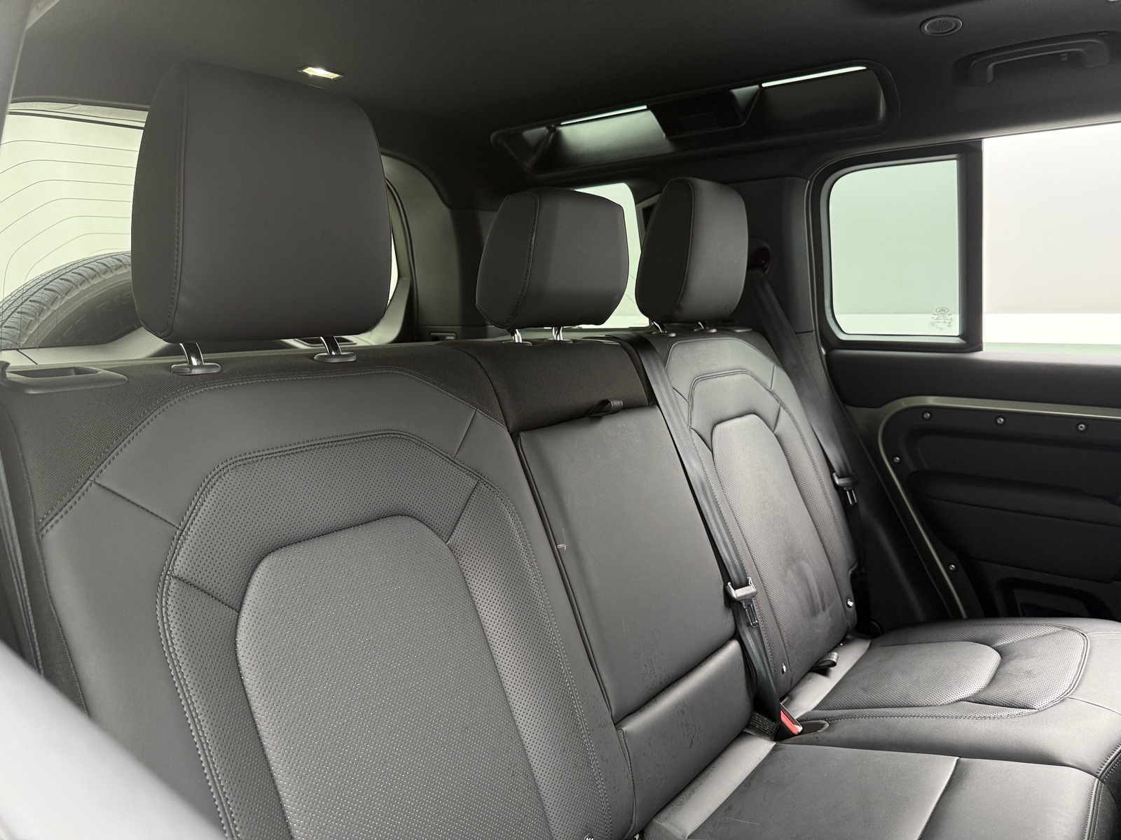 Thumbnail: 2025 Land Rover Defender - 5