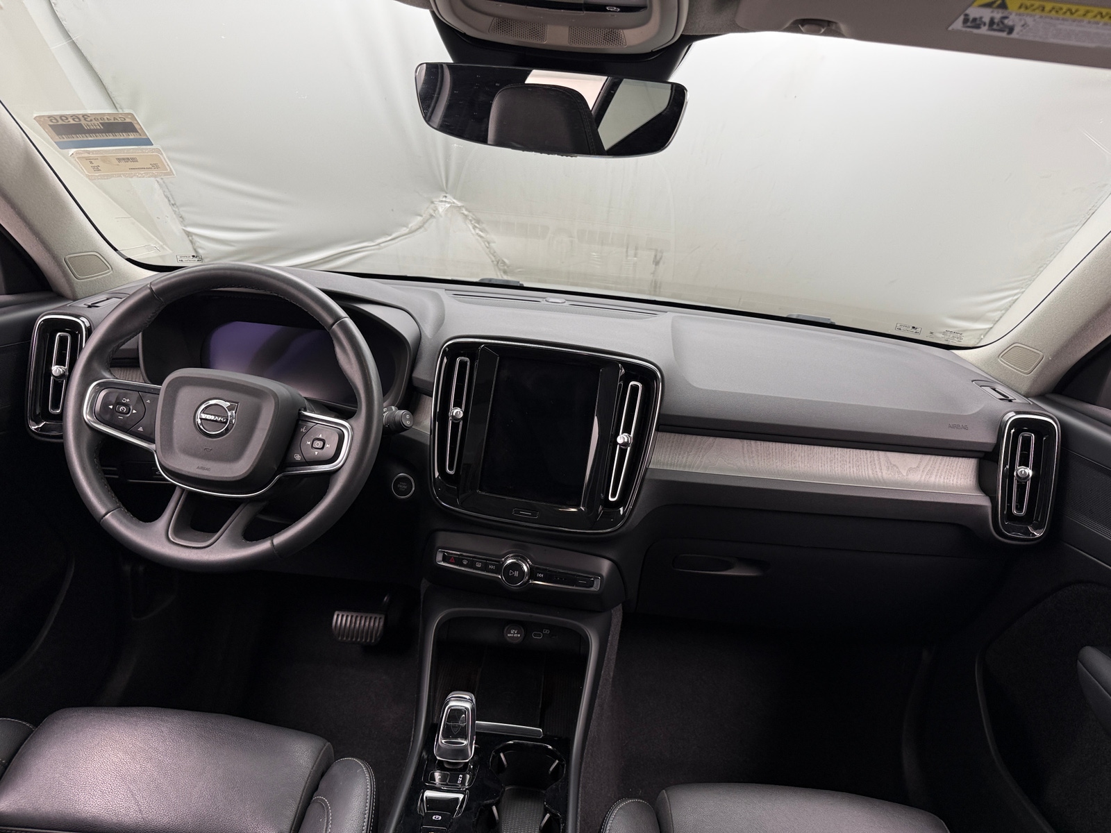 Thumbnail: 2024 Volvo XC40 - 2